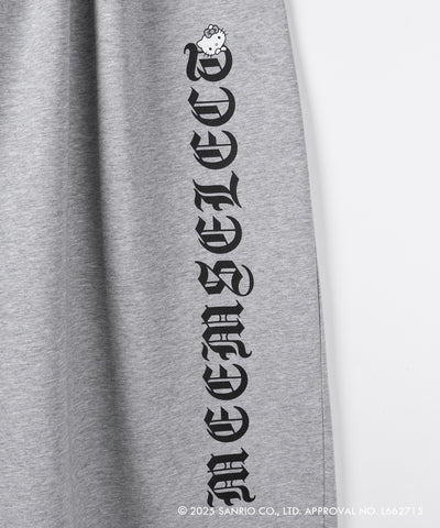 【 HELLO KITTY × me+em select 】ハローキティグランジロゴワイドスウェットパンツ / Hello Kitty grunge logo wide sweatpants 【 セットアップ着用可能 】
