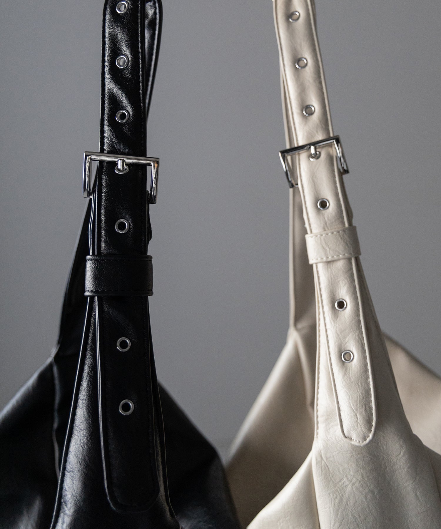 【 2WAY / A4収納可 】ハトメデザインベルテッドワンハンドルショルダーバッグ / Eyelet design belted onehandle shoulder bag