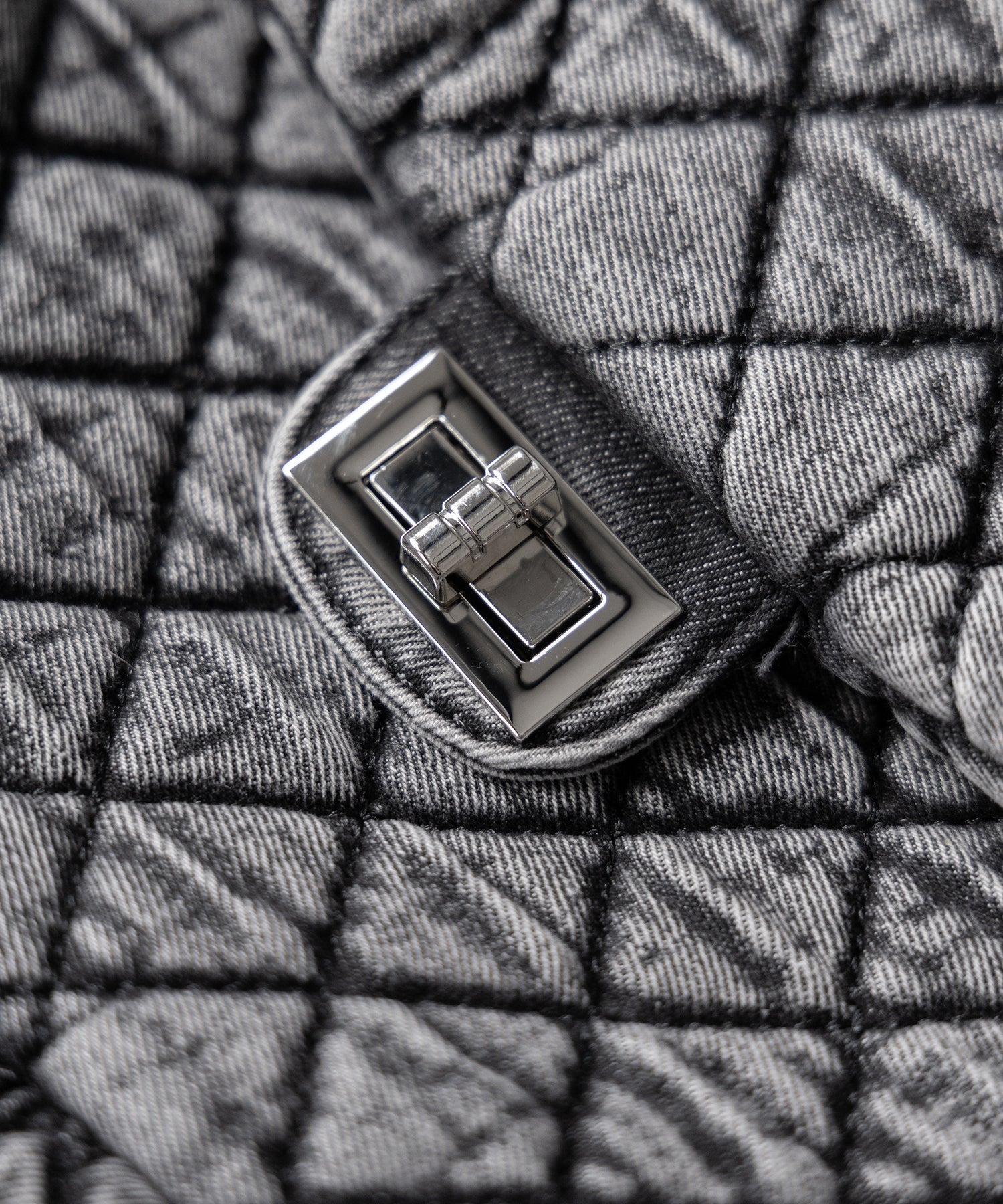 ヴィンテージブラックデニムキルティングショルダーバッグ / vintage black denim quilting shoulder bag