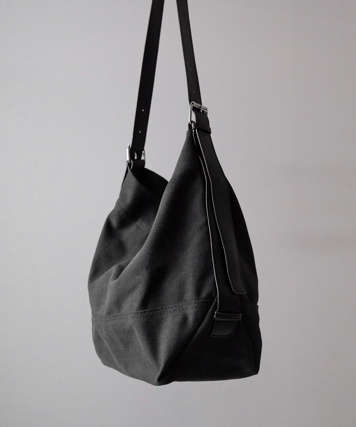 【 2color 】レザーベルトキャンバスビッグショルダーバッグ / leather belt canvas big shoulder bag