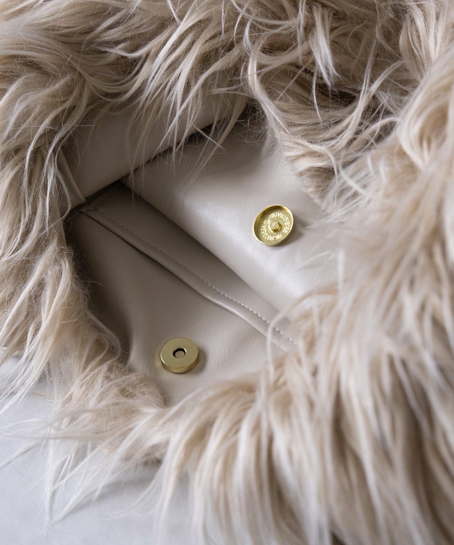【 5color 】シャギーファーワンハンドルショルダーバッグ / shaggy fur onehandle shoulder bag