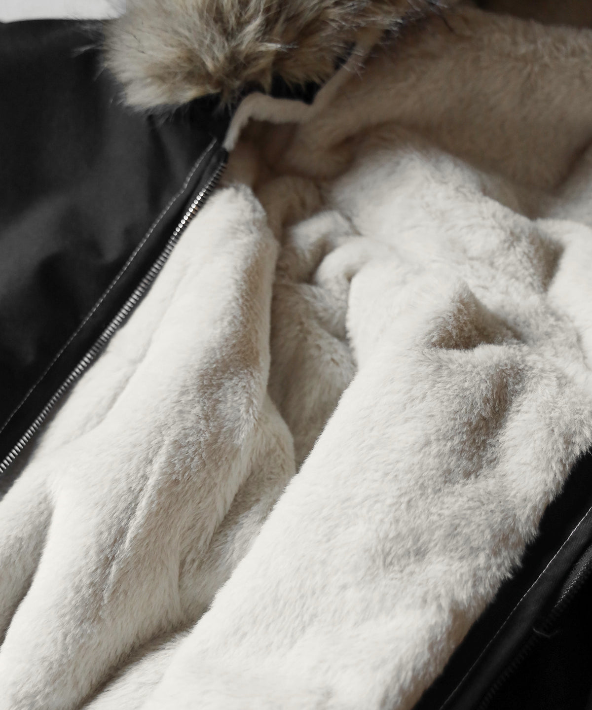配色ステッチファーフード中綿オーバーブルゾン / stitch fur hood fake down over blouson