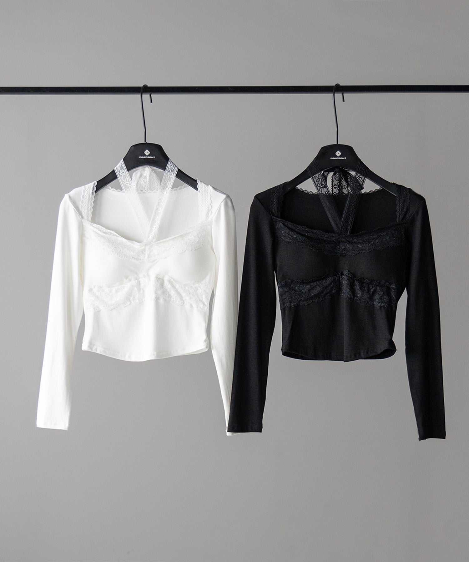 【 2color / 2WAY 】クロスネックレースリボンスクエアカットソートップス / cross neck lace ribbon square cutsaw tops