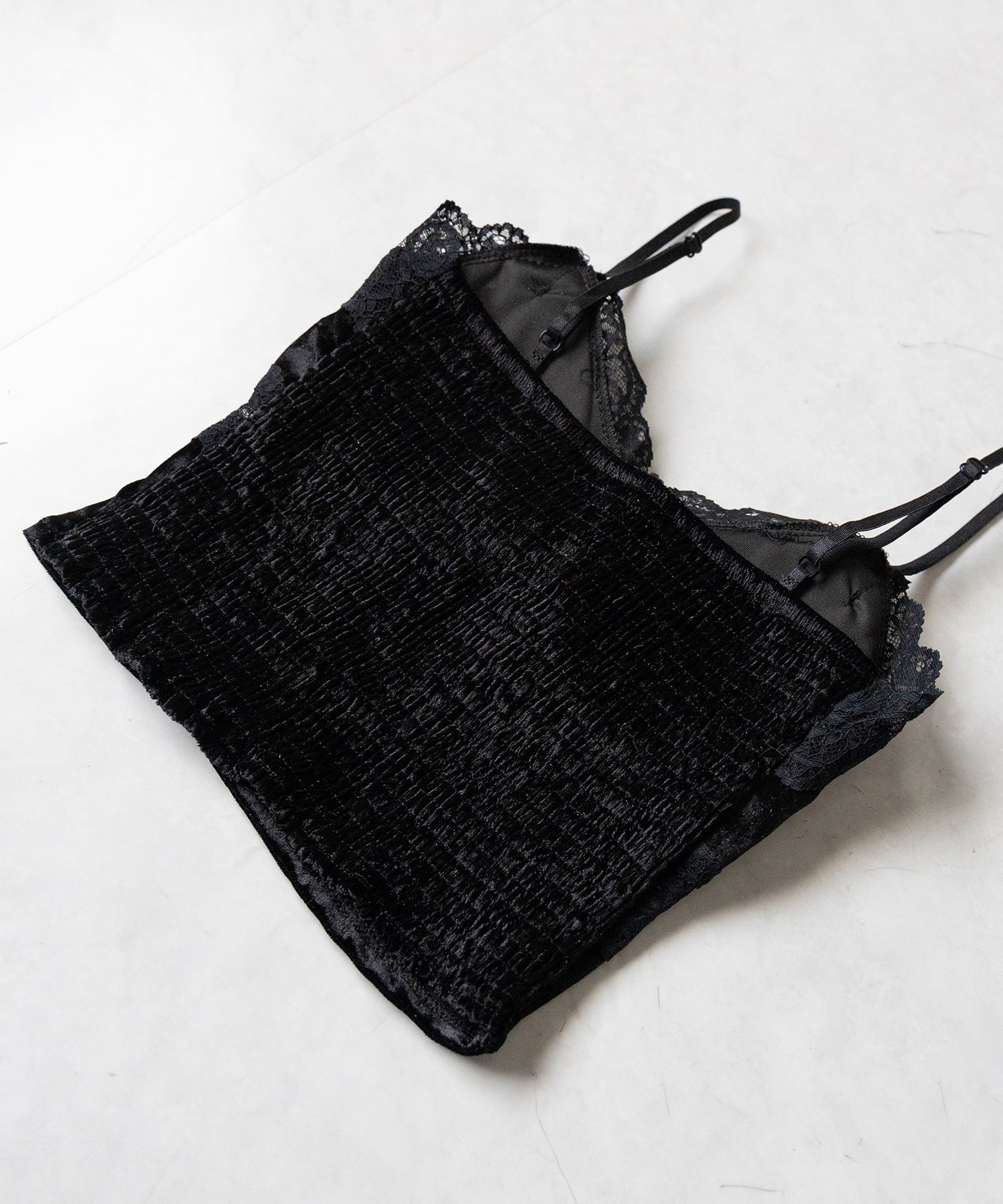 【 カップ付き 】ダブルレースベロアショートビスチェキャミソール / double lace velor short bustier camisole
