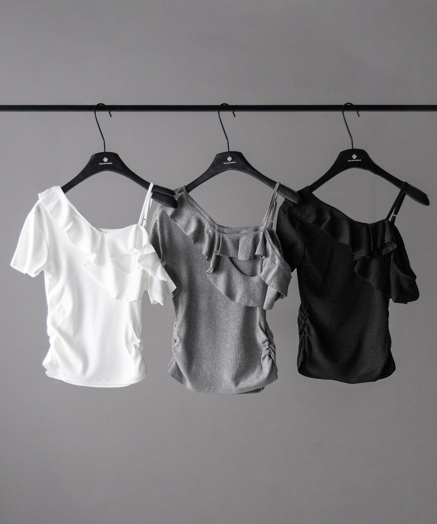 ワンショルストラップフリルリブTシャツ / one shoulder strap frill ribbed T-shirt