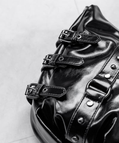 【 ショルダーストラップ付き2WAY 】レースアップベルテッドスタッズデザインヴィンテージショルダーバッグ / ( 2WAY ) laceup belted studs design vintage shoulder bag