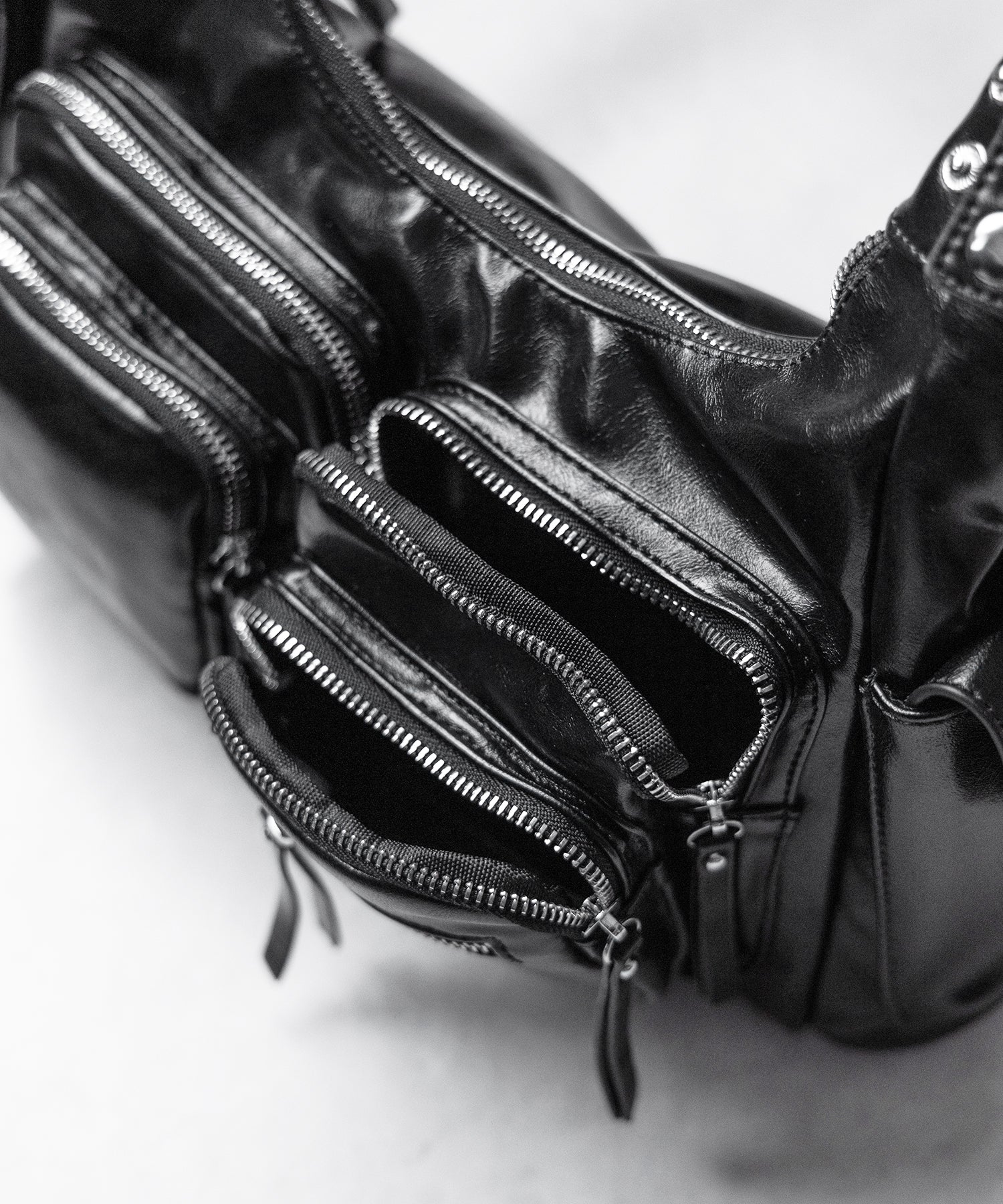 ダブルジップアウトポケットヴィンテージボストンショルダーバッグ / double zip out pocket vintage boston shoulder bag