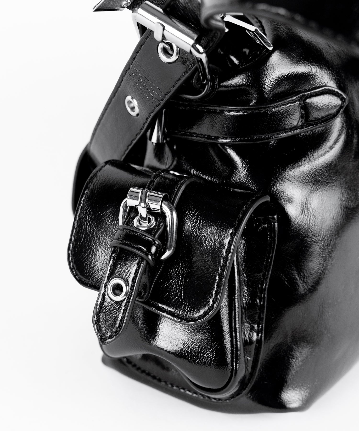 【ショルダーにできる2WAY】4バックルポケットワンハンドルショルダーバッグ/4 buckle pocket one handle shoulder bag