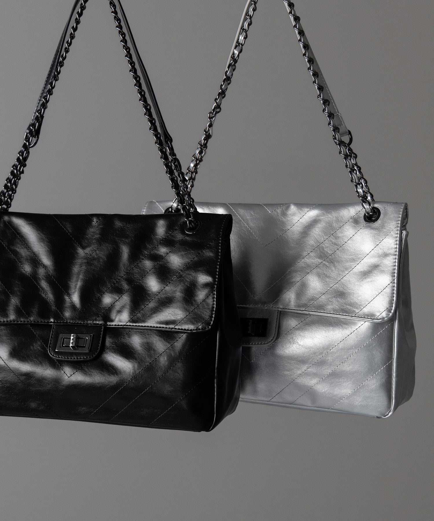 2WAY チェーンフェイクレザーフラップショルダーバッグ / 2WAY chain fake leather flap shoulder bag