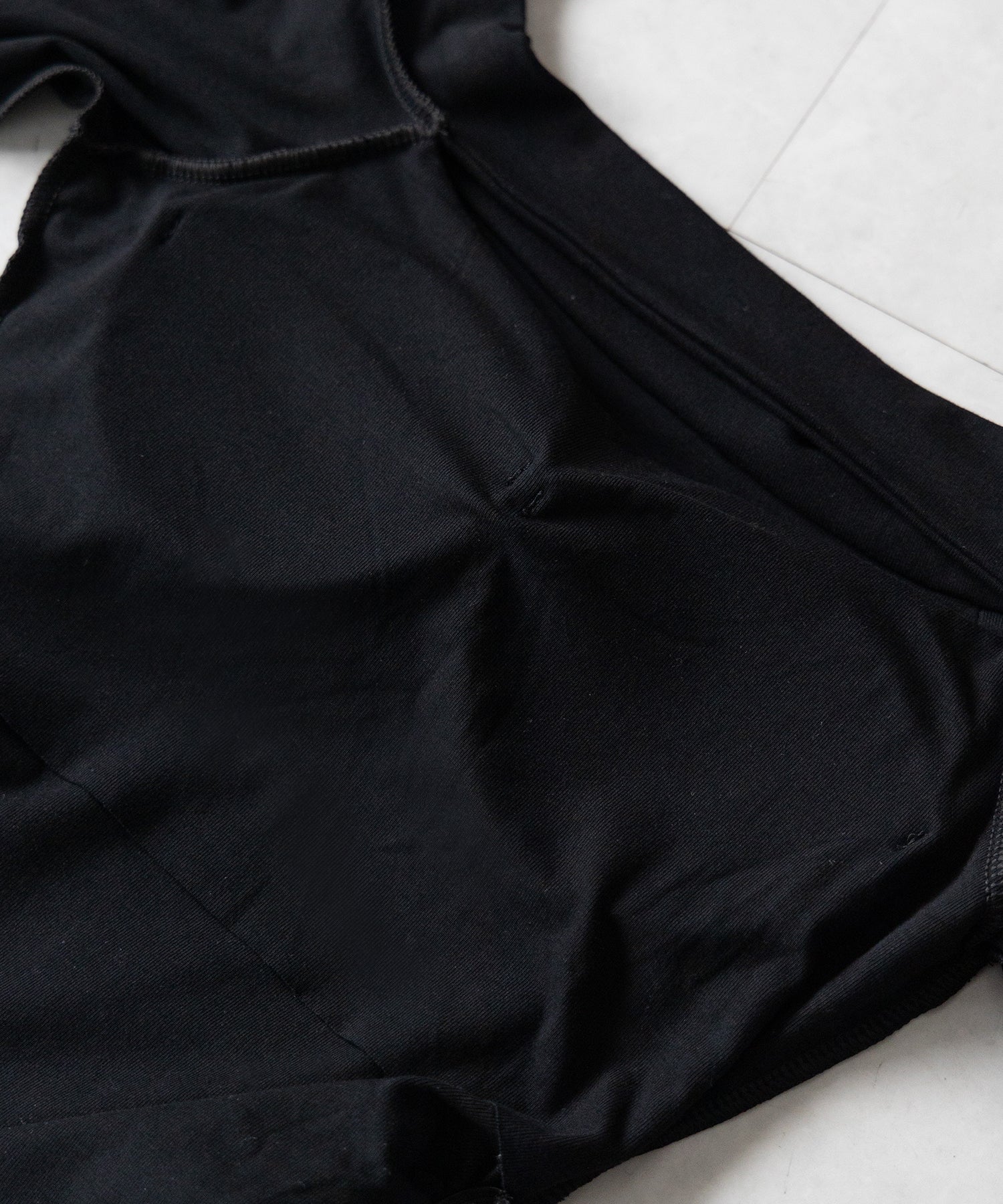 【 2WAY 】クロスストラップリボンカットアウトオフショルミニワンピース / cross strap ribbon cutout offshoulder mini onepiece