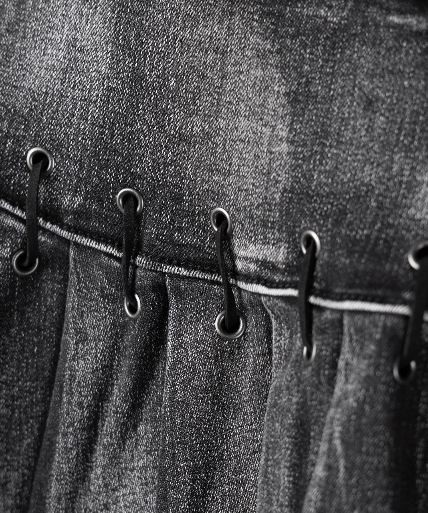 【 インパン裏地付 】ベルテッドマイクロプリーツデニムミニスカパン / belted micro pleats denim skirt pants