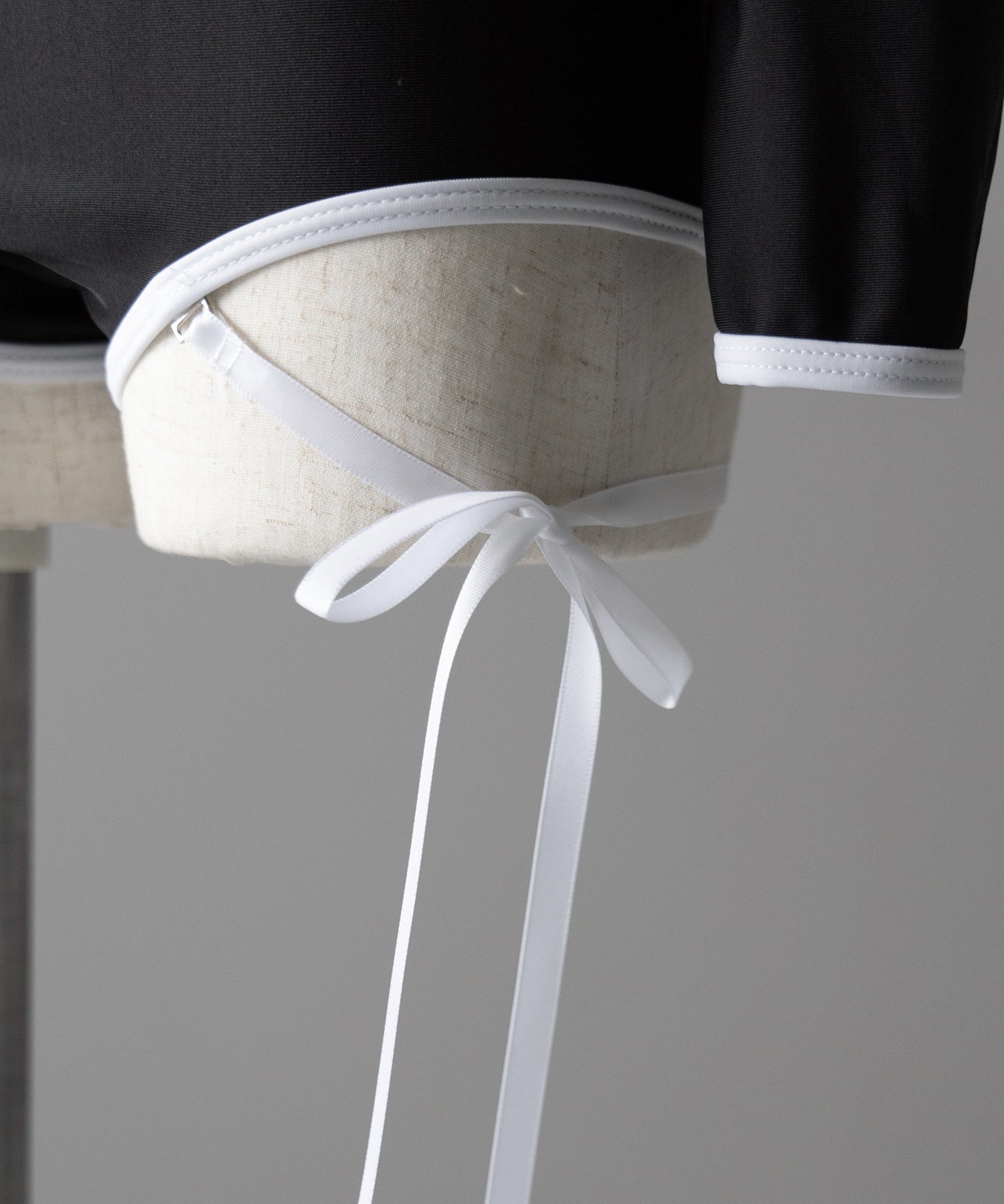 【 レディース水着/2点セット 】フロントリボンモノトーンハイウエストビキニ / front ribbon monotone high waist bikini