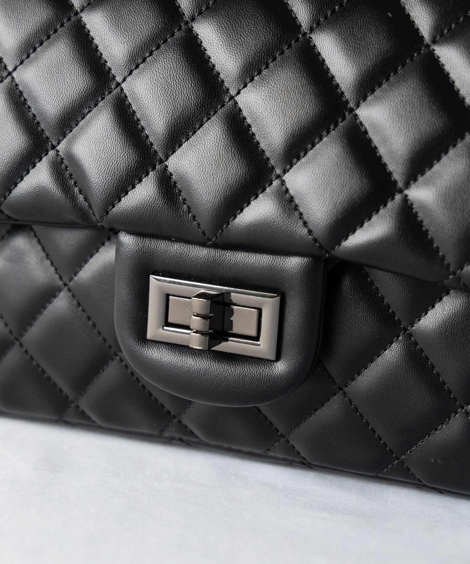 【 2color 】キルティングチェーンスクエアショルダーバッグ / quilting chain square shoulder bag