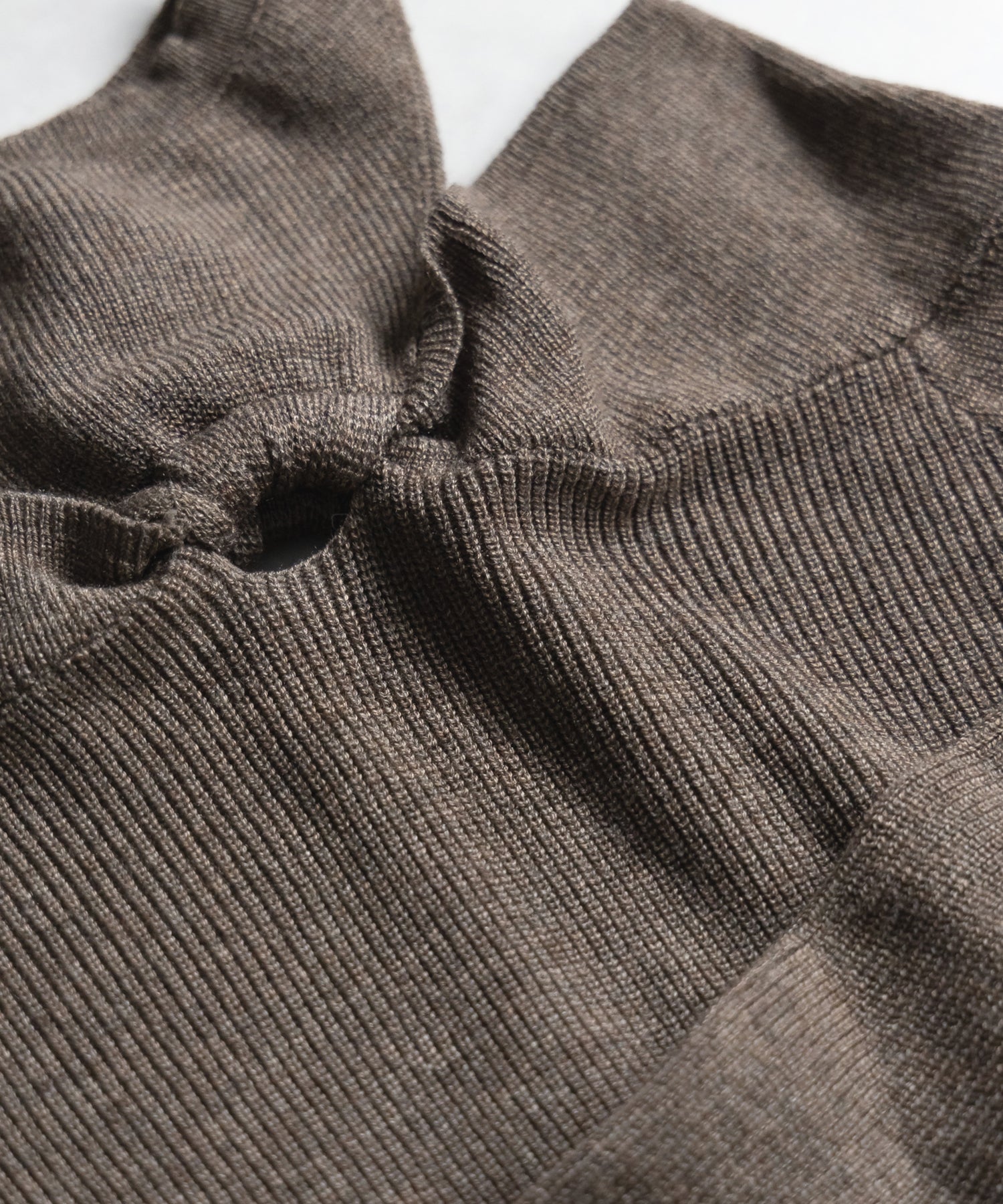 【 3 color 】カットアウトオフショルショートリブニット