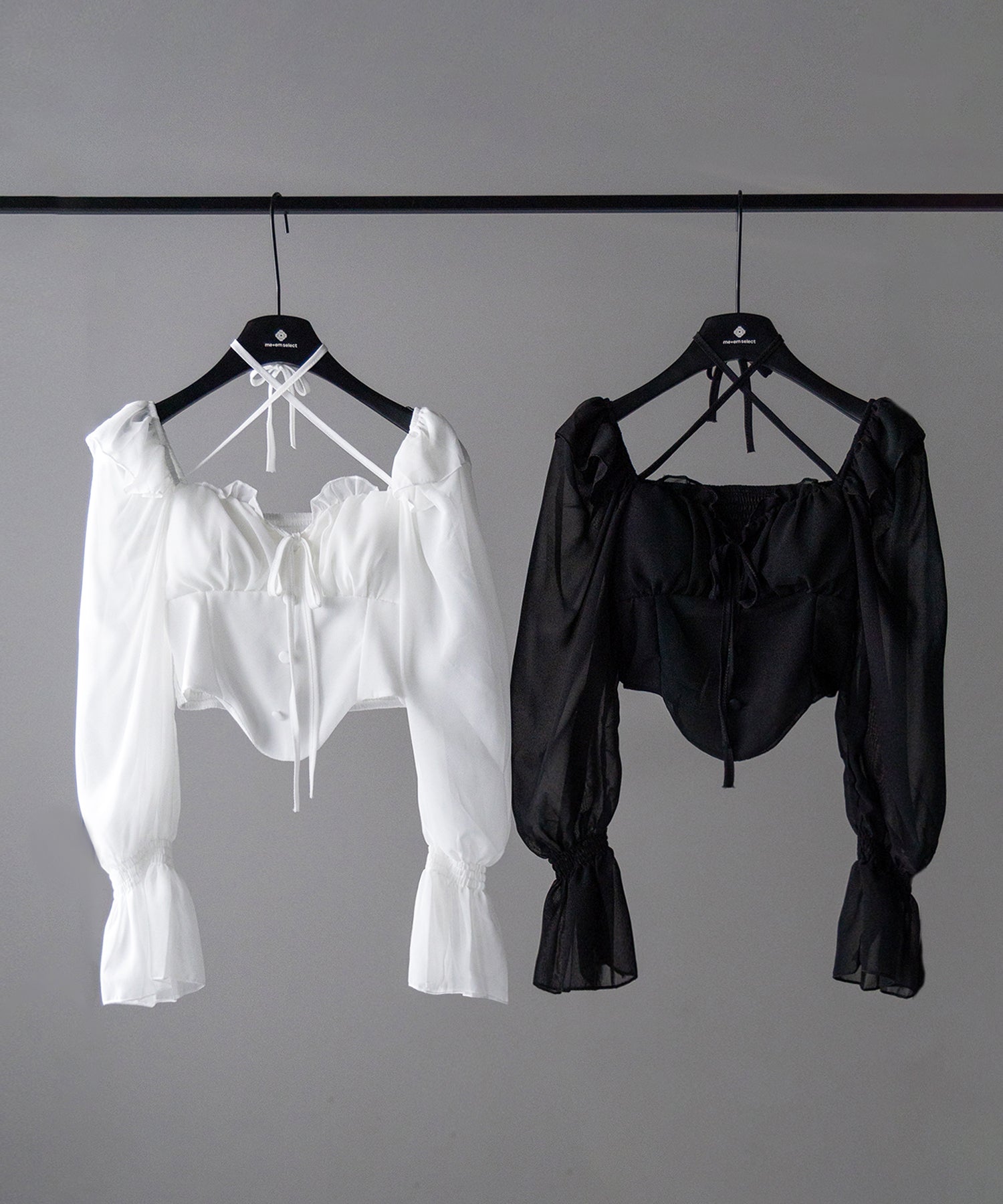 【 2WAY 】フロントリボンクロスネックオフショルシフォンブラウス / front ribbon cross neck off-shoulder chiffon blouse