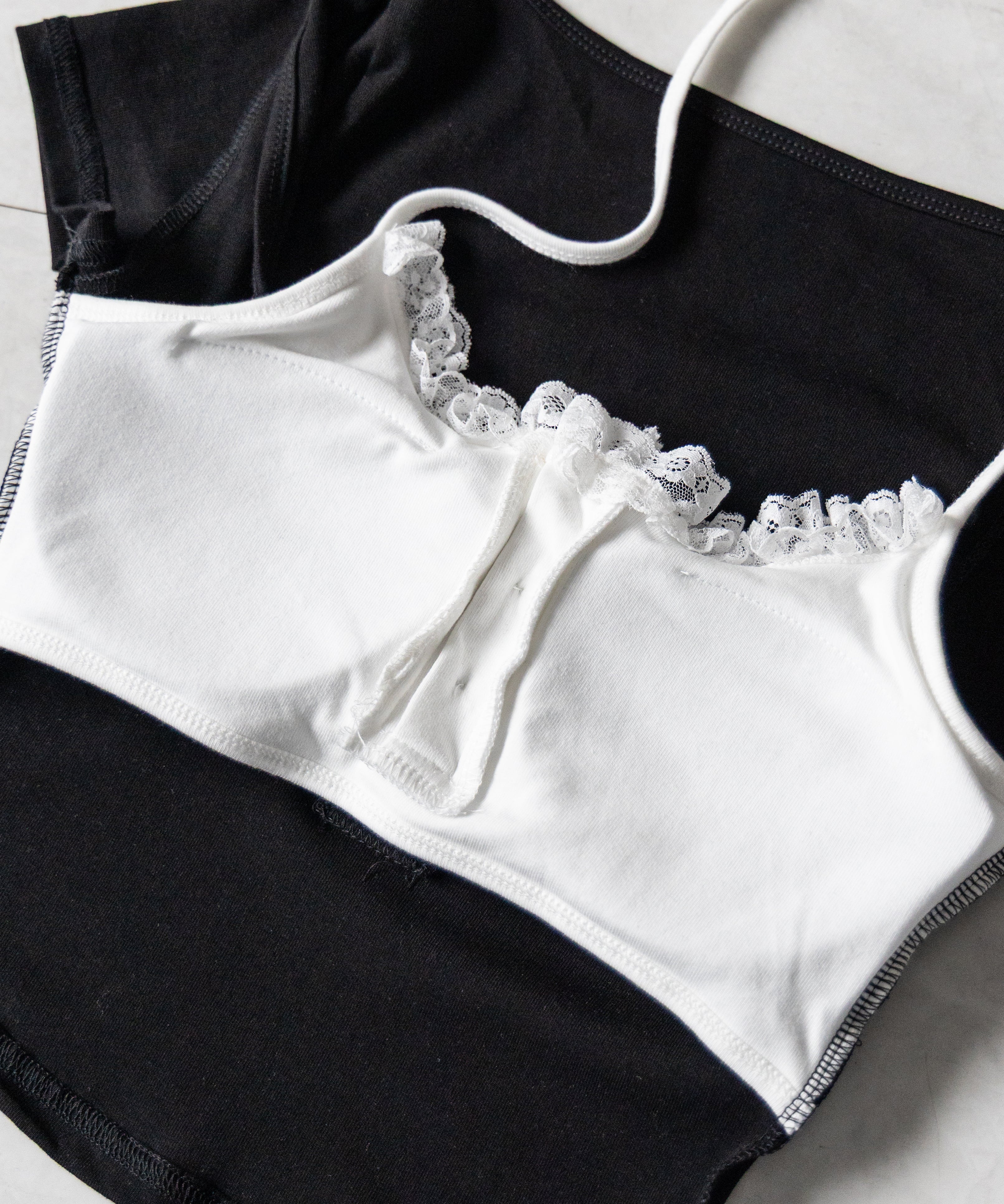 レースレイヤードドッキングスクエアネックTシャツ / Lace layered docking square neck T-shirt