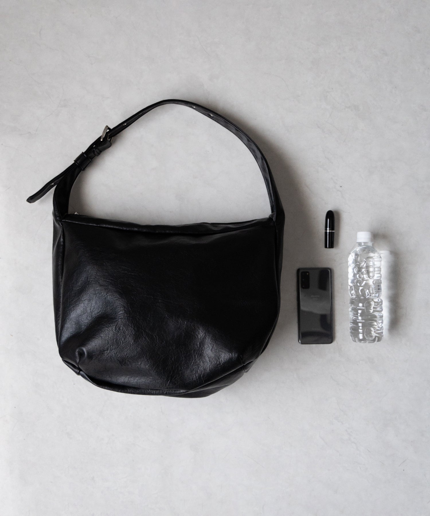 【 2WAY / A4収納可 】ハトメデザインベルテッドワンハンドルショルダーバッグ / Eyelet design belted onehandle shoulder bag