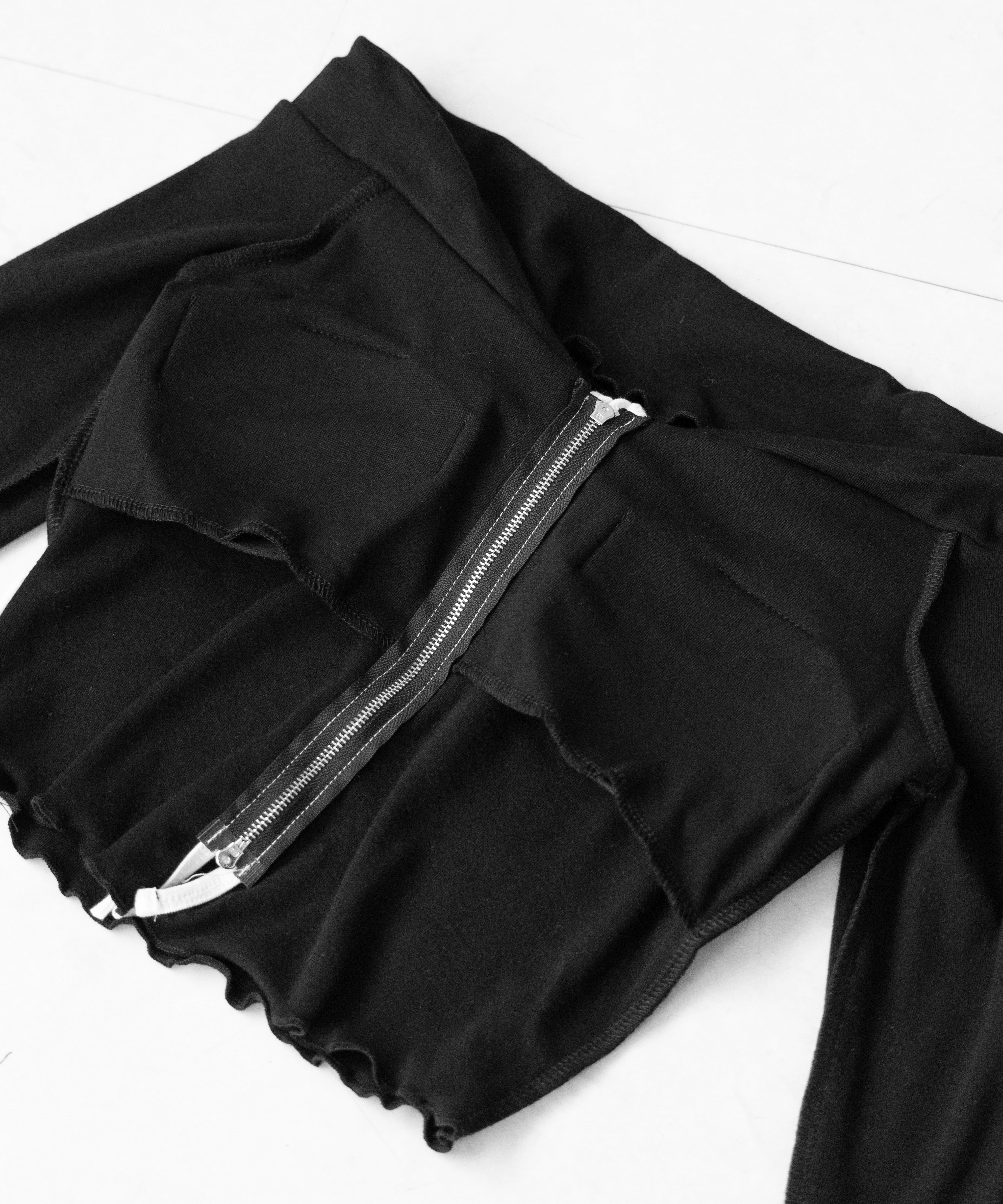 バイカラーリボンオフショルショートトップス / bicolor ribbon off shoulder short tops