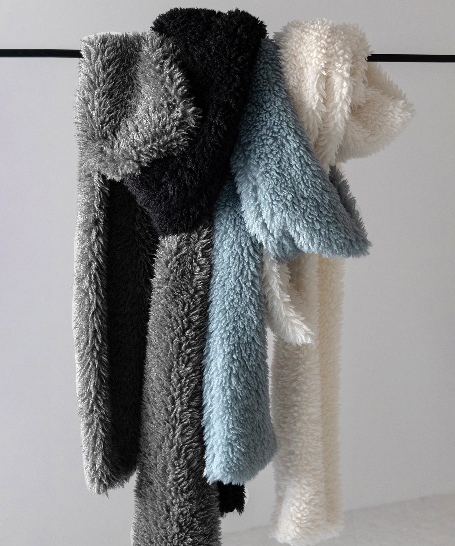 ボリュームフラッフィーシャギーボアマフラー / volume fluffy shaggy boa muffler