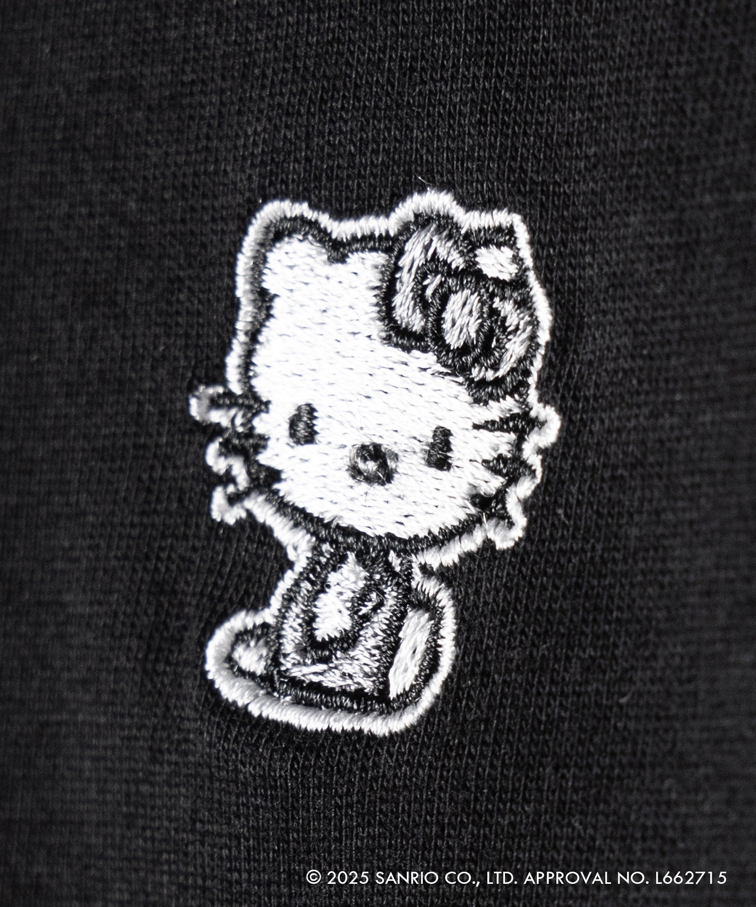 【 HELLO KITTY × me+em select 】ハローキティミニ刺繍チビTシャツ / Hello Kitty mini embroidery chibi T-shirt 【セットアップ着用可能 】