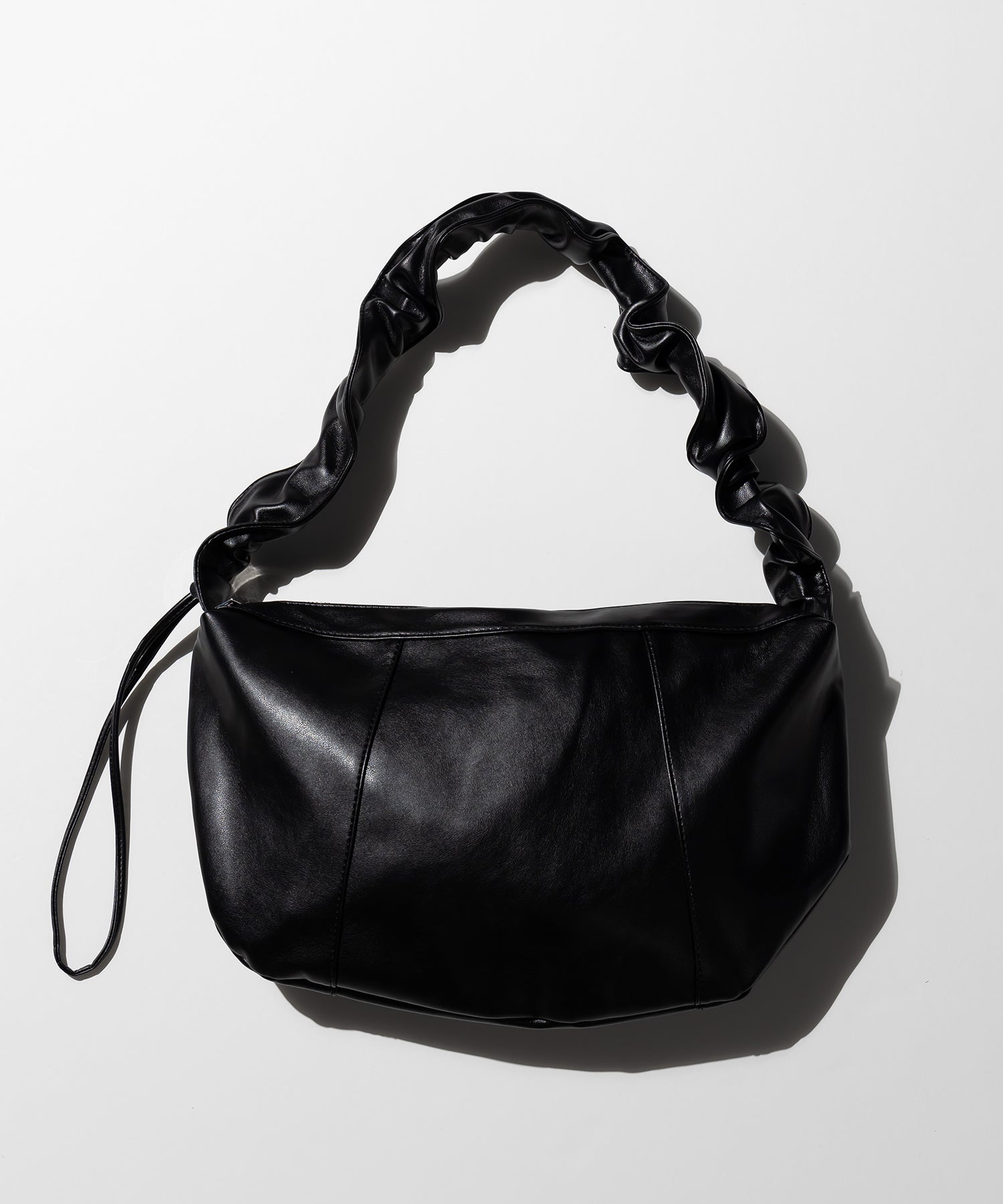 シャーリングハンドルショルダーバッグ / shirring handle shoulder bag
