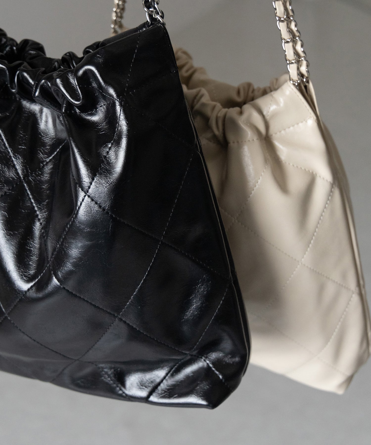 キルティングチェーントートショルダーバッグ / quilting chain tote shoulder bag