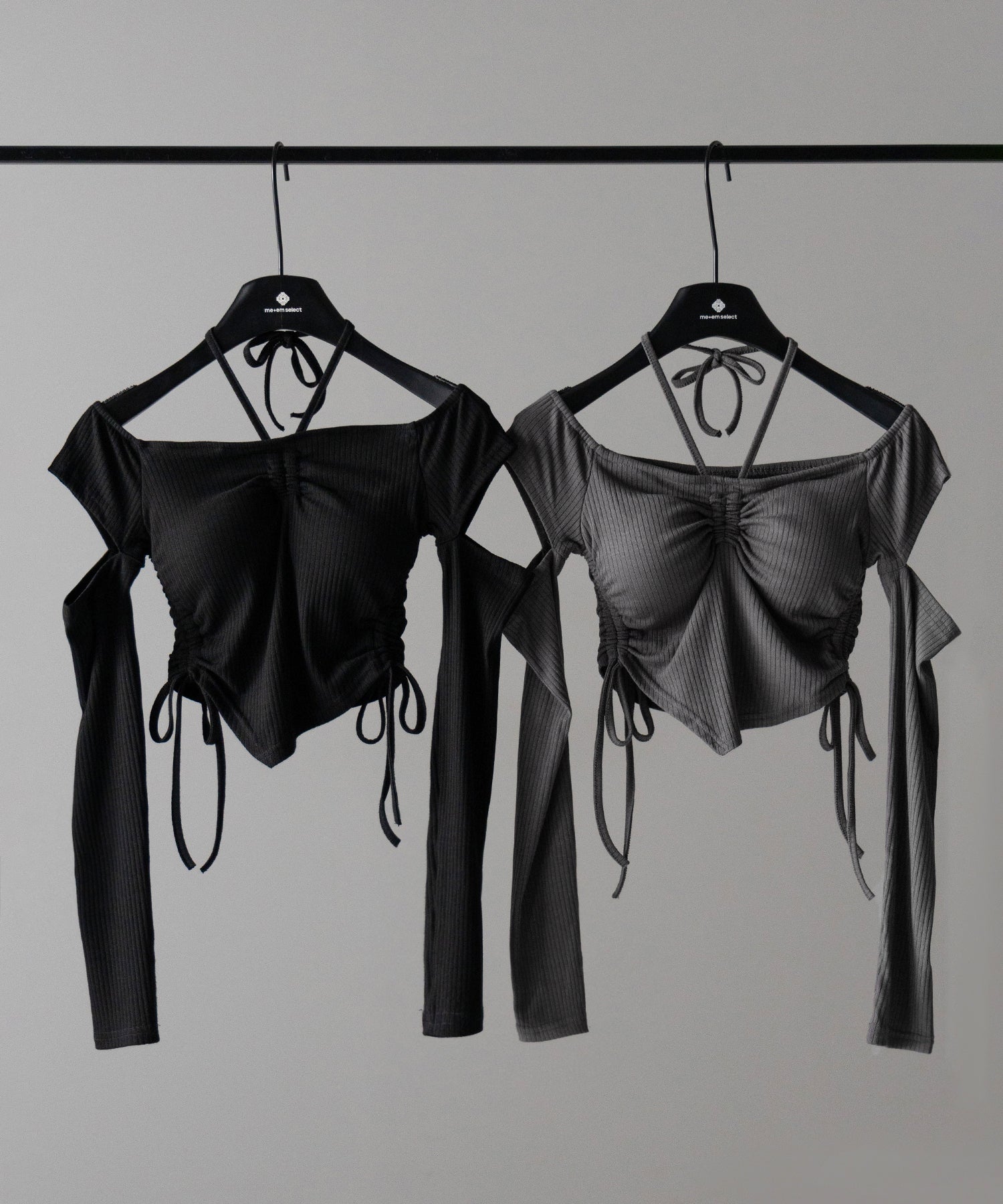 【 2color 】3ストラップシャーリングリボンオフショルリブトップス / 3-strap shirring ribbon off shoulder rib tops