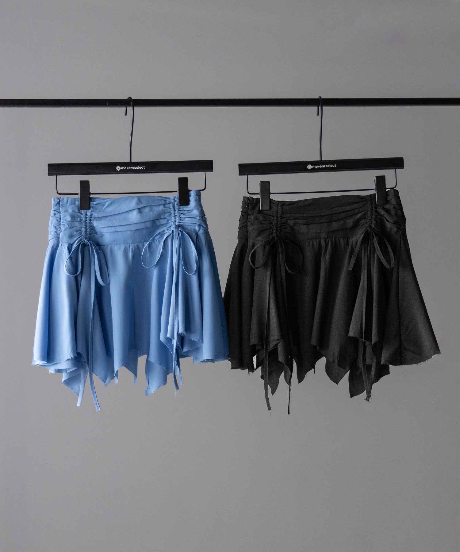 【 2color / 2size 】シャーリングダブルリボンアシンメトリーフリルミニスカート / shirrin double ribbon asymmetry frill mini skirt