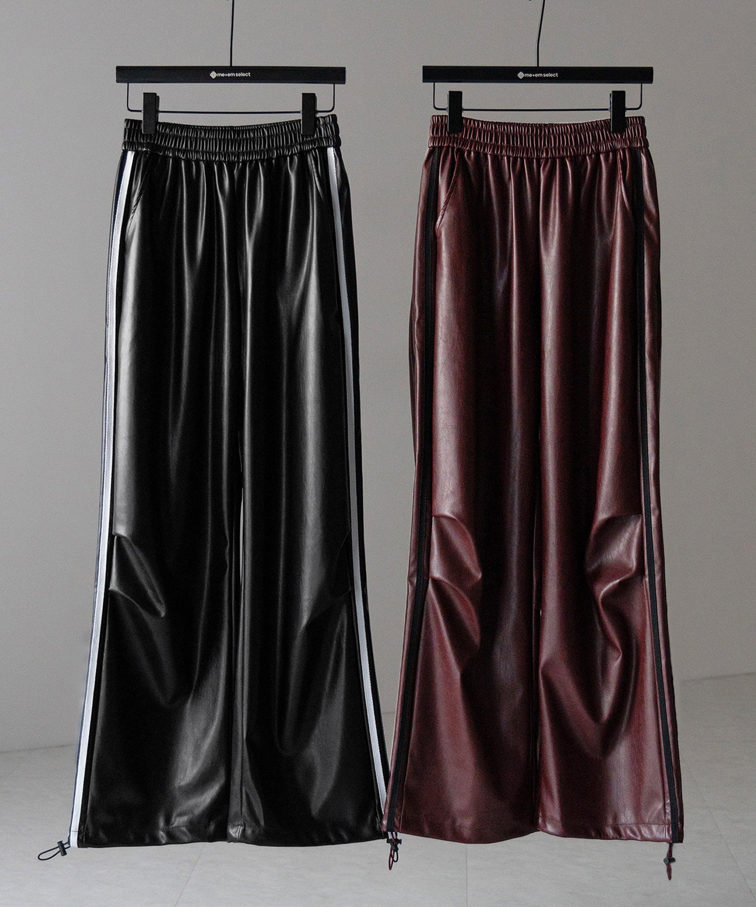 2WAY サイドラインフェイクレザーワイドパンツ / 2WAY Sideline fake leather wide pants