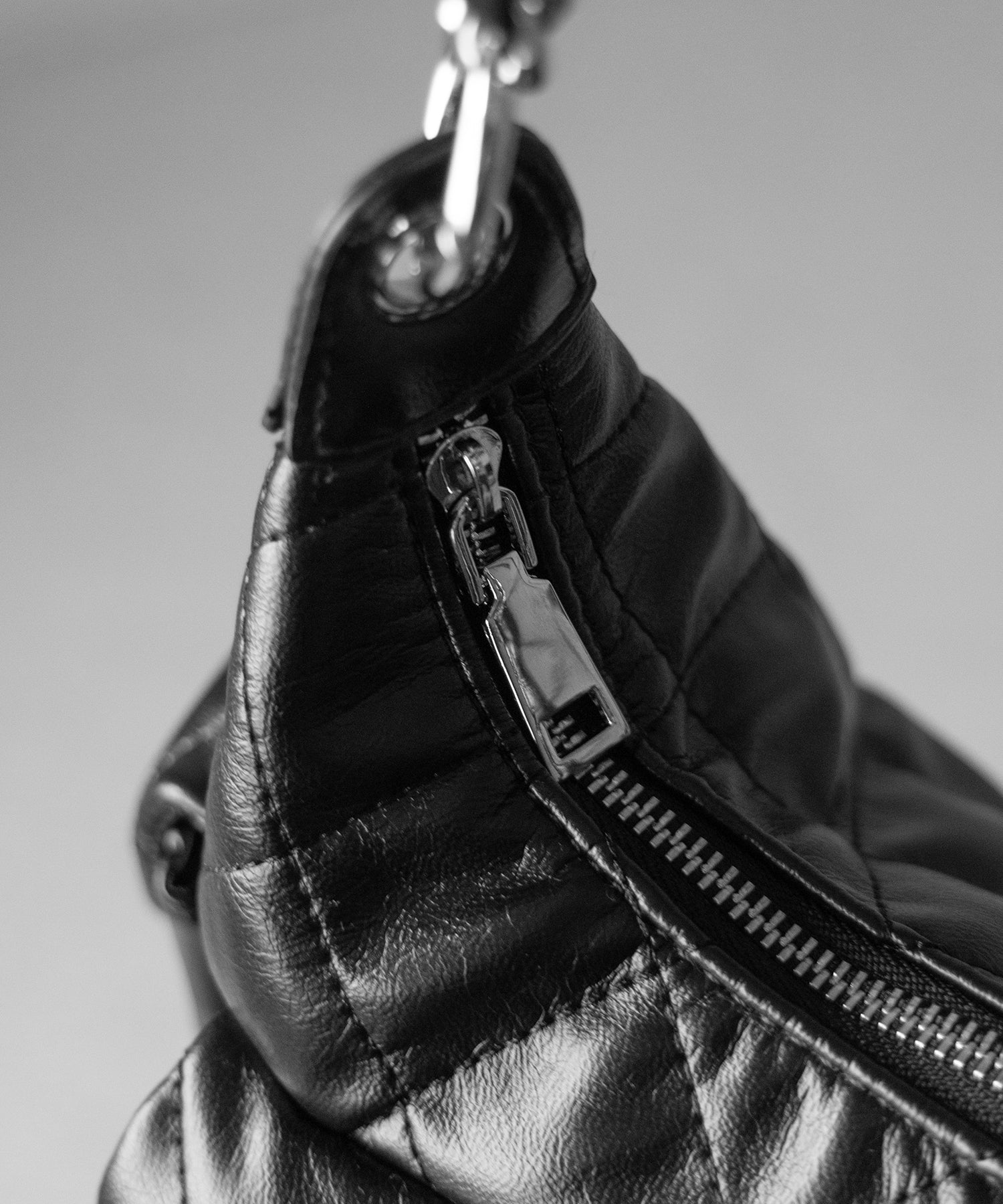 【 2WAY 】アウトポケットキルティングチェーンショルダーバッグ / 2WAY out pocket quilting chain shoulder bag