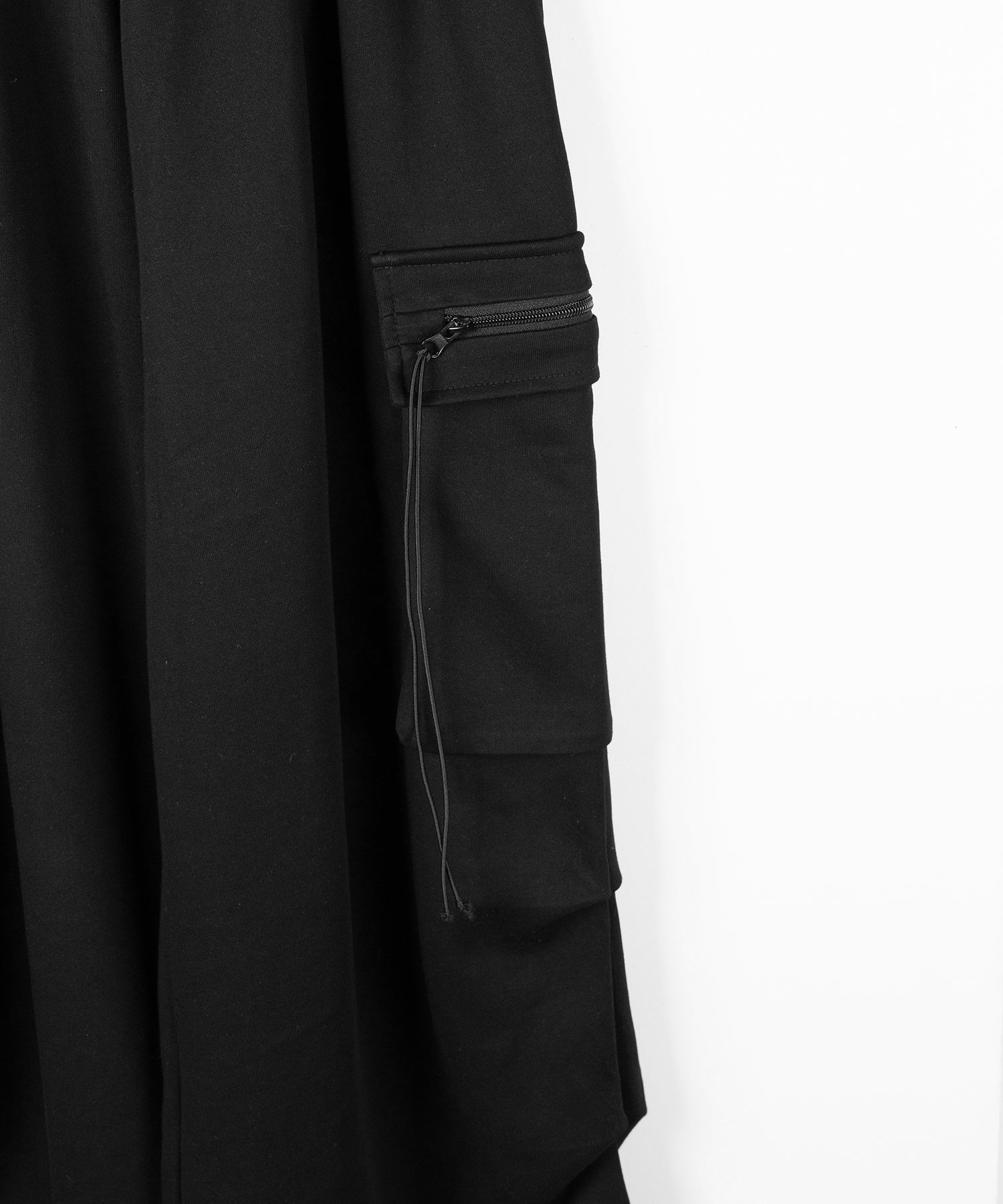 【 裾絞り可能2WAY 】ドローコードタックワイドカーゴスウェットパンツ / drawcord tuck wide cargo sweatpants