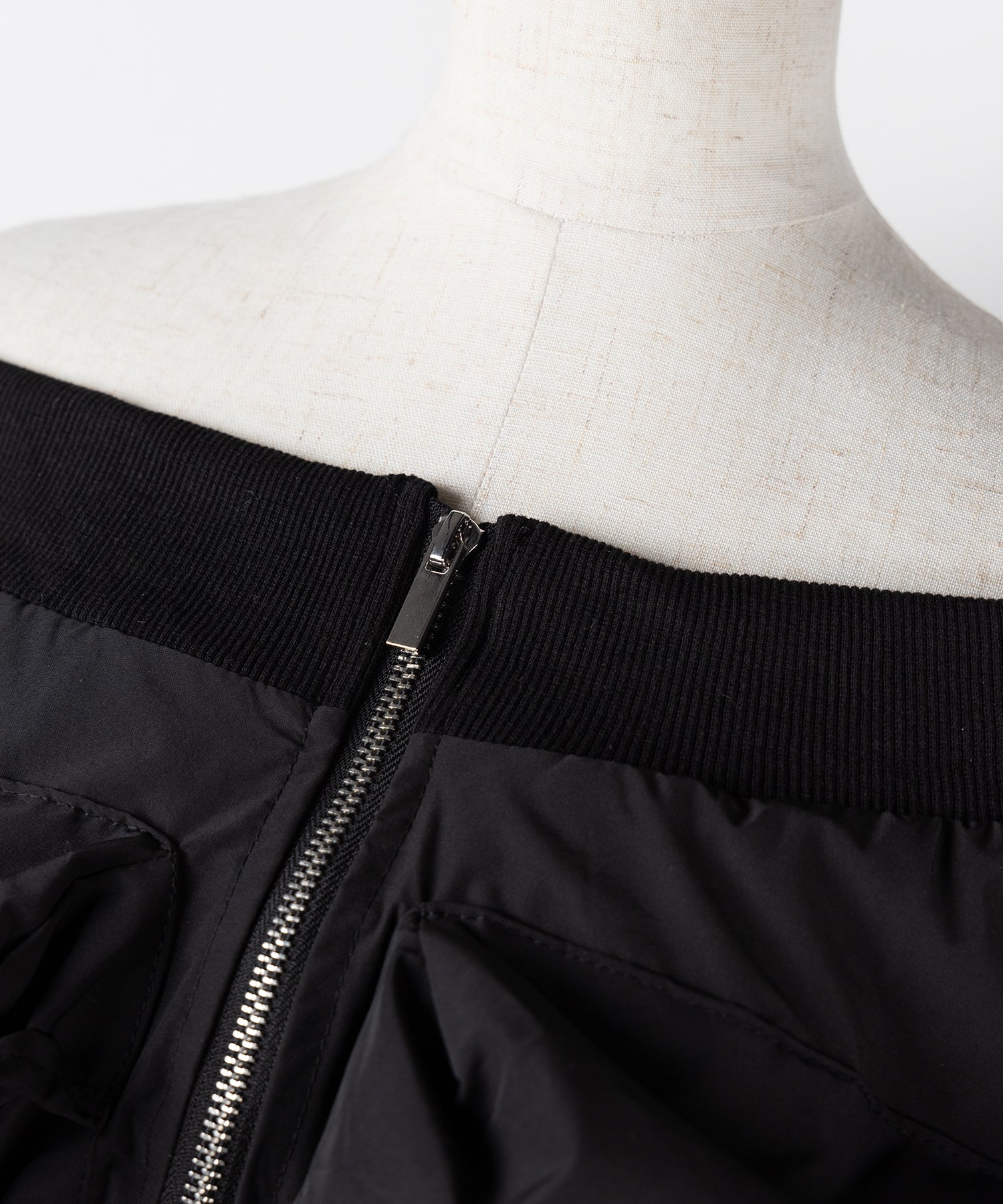 【 セットアップ 】アウトポケットオフショルカーゴブルゾン & ダブルジップカーゴミニスカート SET / out pocket off shoulder cargo blouson & double zip cargo mini skirt SET
