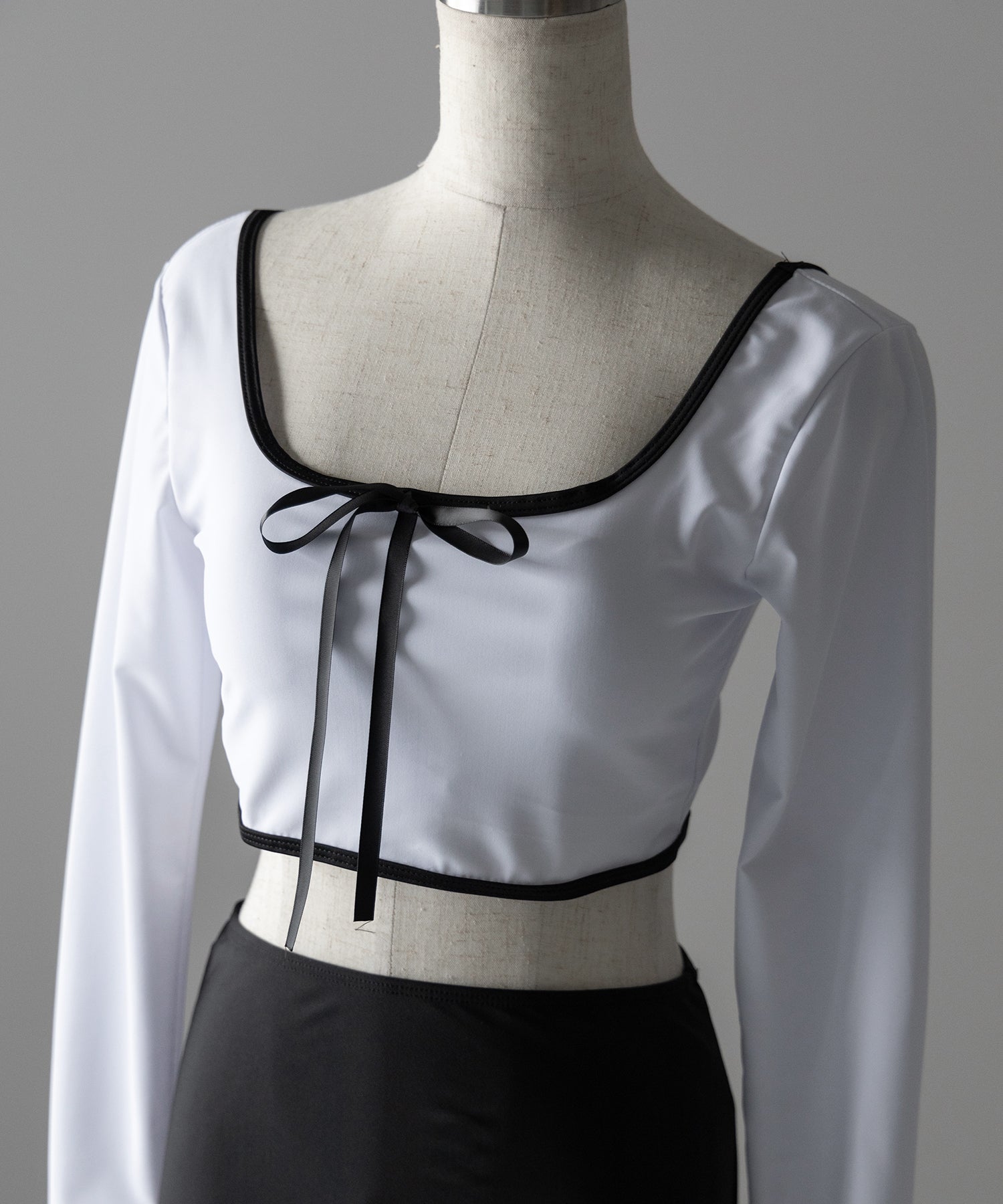 【 レディース水着/2点セット 】フロントリボンモノトーンハイウエストビキニ / front ribbon monotone high waist bikini