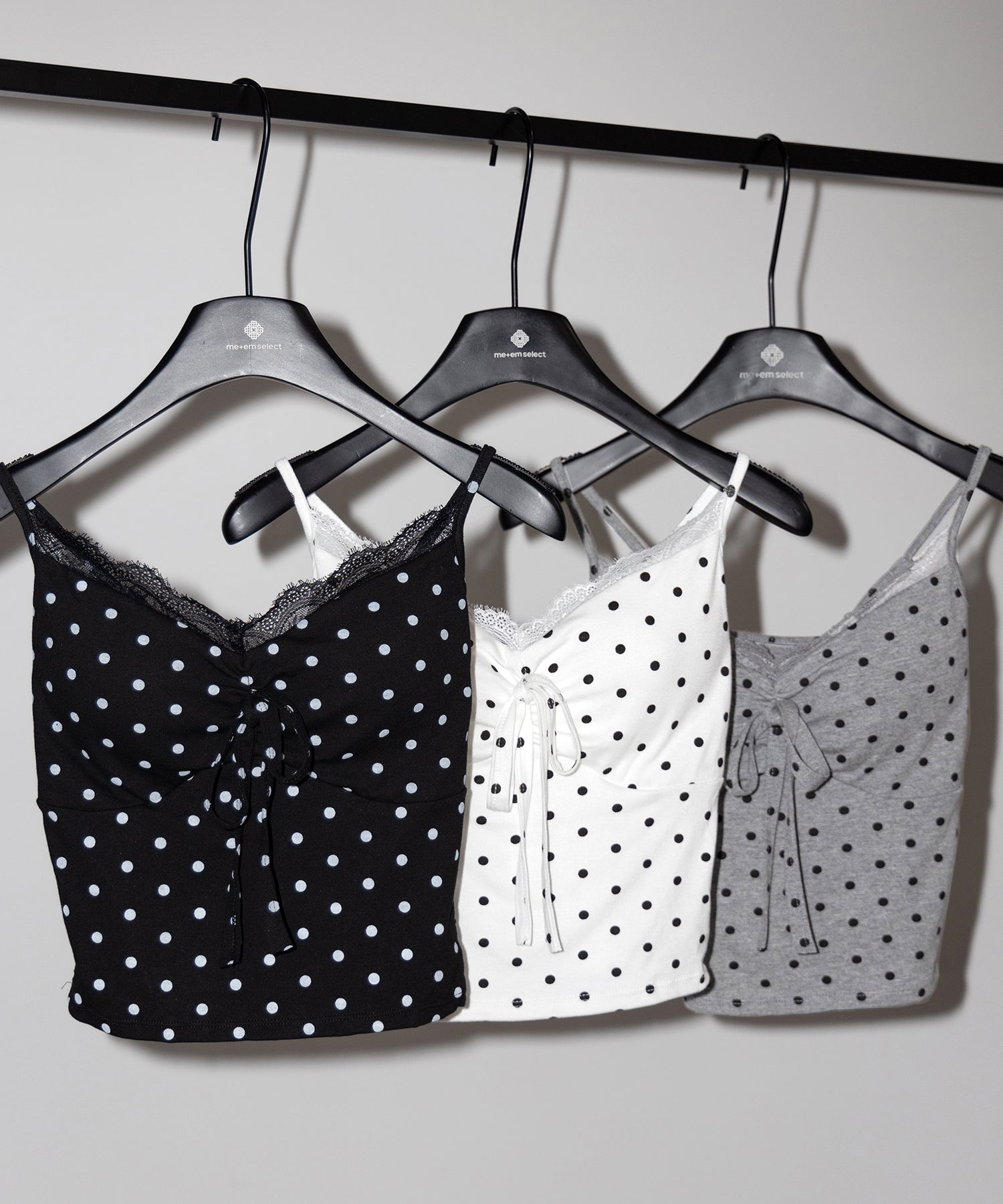 ドットレースフロントリボンキャミソール / Dot lace front ribbon camisole