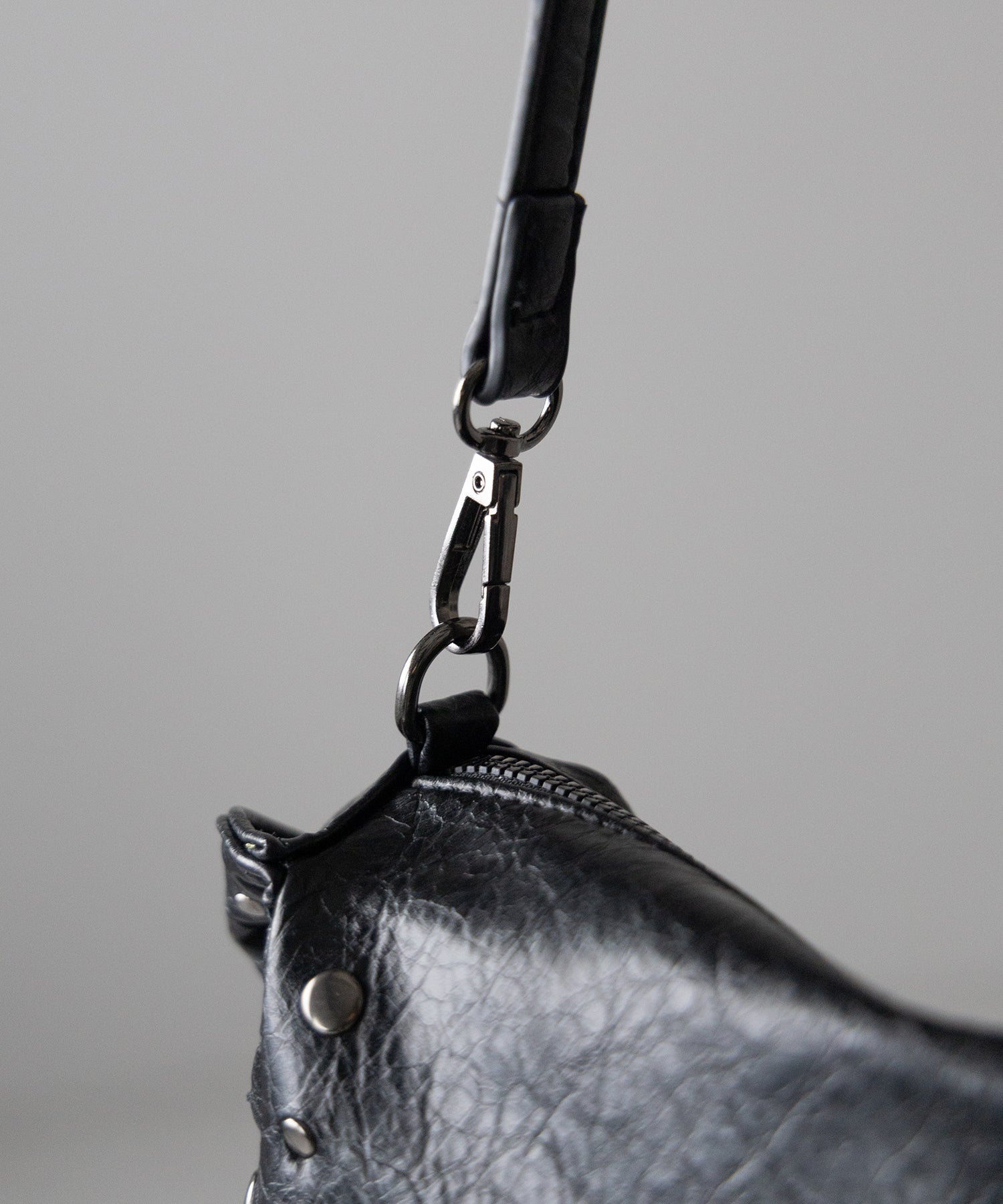 スタッズデザインスクエアショルダーバッグ / stud design square shoulder bag