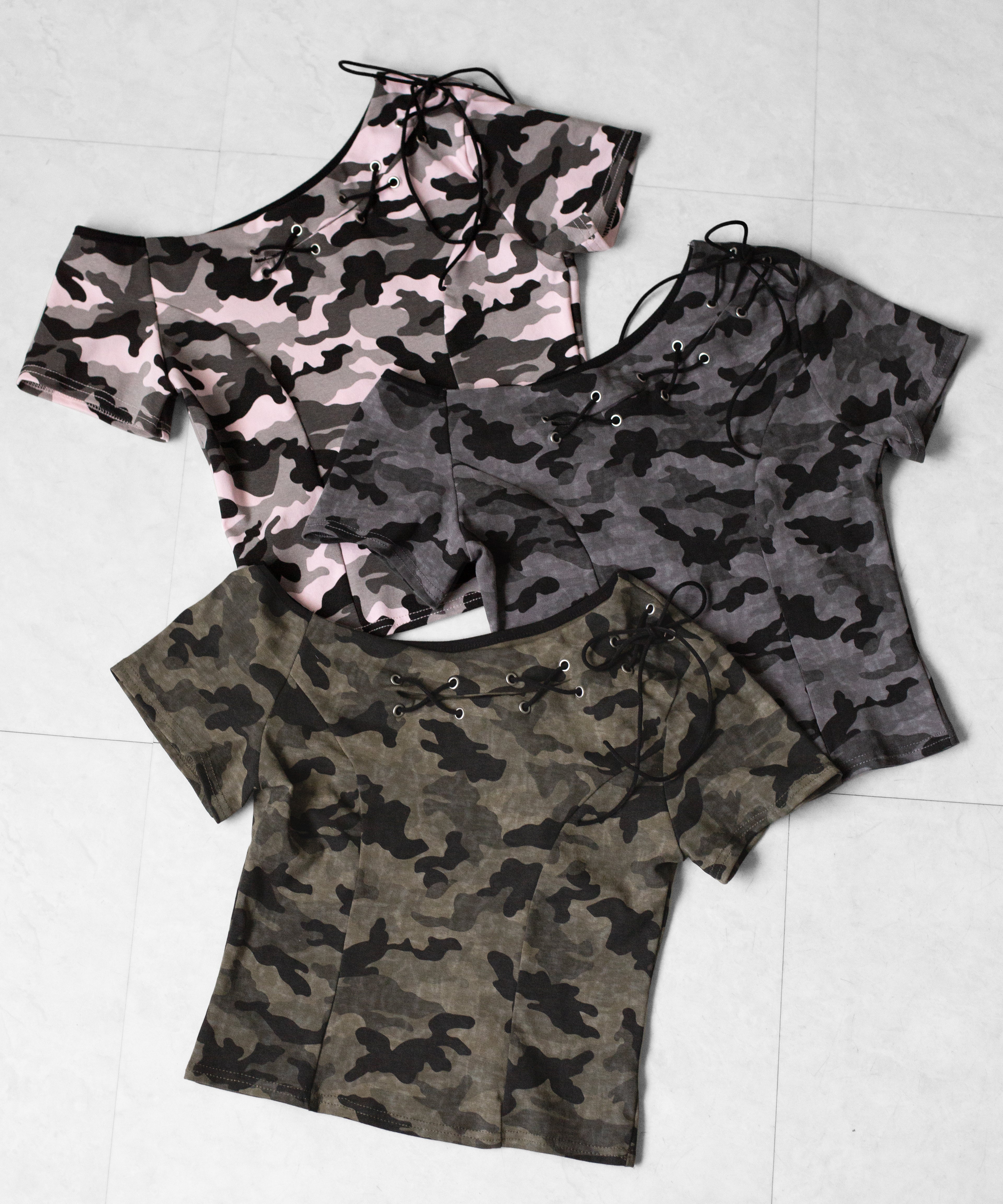 ヴィンテージカモフラカットアウトレースアップワンショルTシャツ / Vintage camouflage cutout laceup one shoulder T-shirt