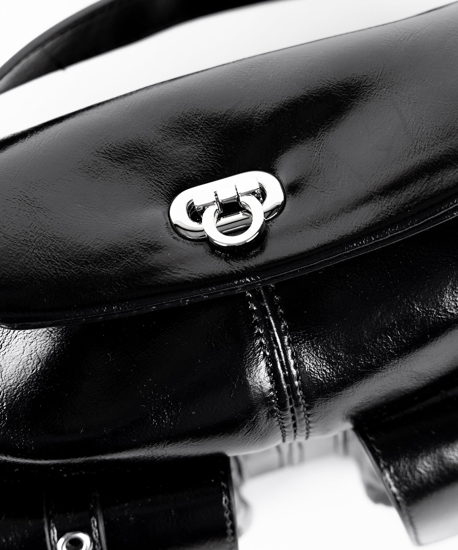 【ショルダーにできる2WAY】4バックルポケットワンハンドルショルダーバッグ/4 buckle pocket one handle shoulder bag