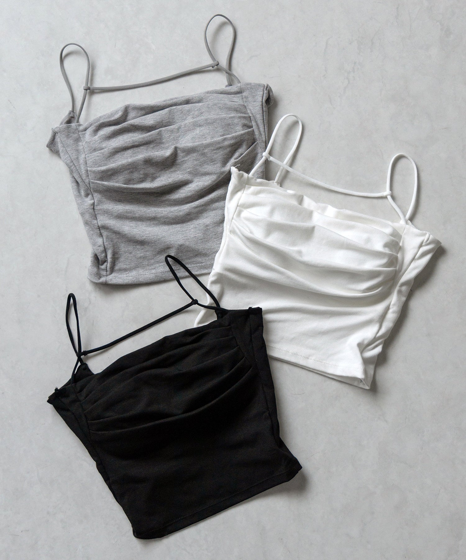 【 カップ付き/2WAY 】ラインストラップタックショートキャミソール / line strap tuck short camisole