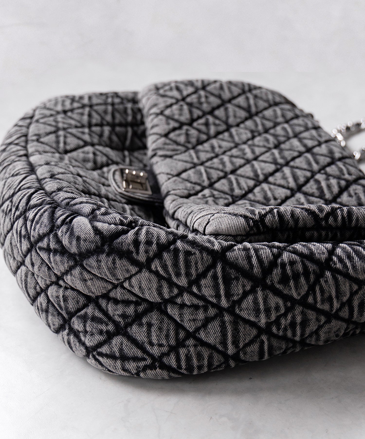 ヴィンテージブラックデニムキルティングショルダーバッグ / vintage black denim quilting shoulder bag