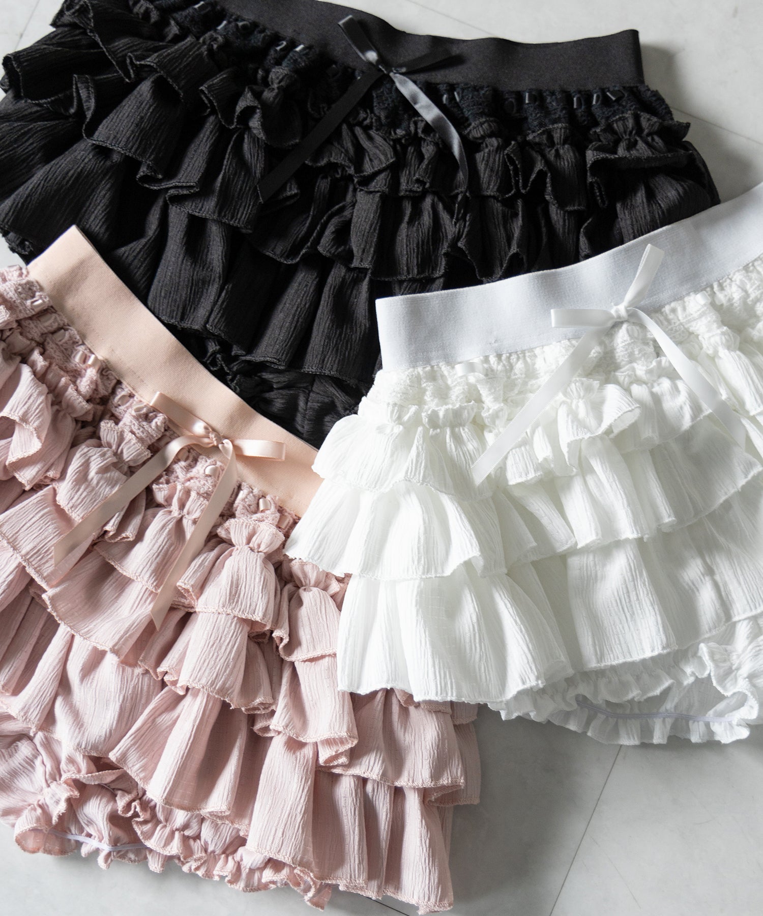 リボンフリルミニショートパンツ / ribbon frill mini short pants