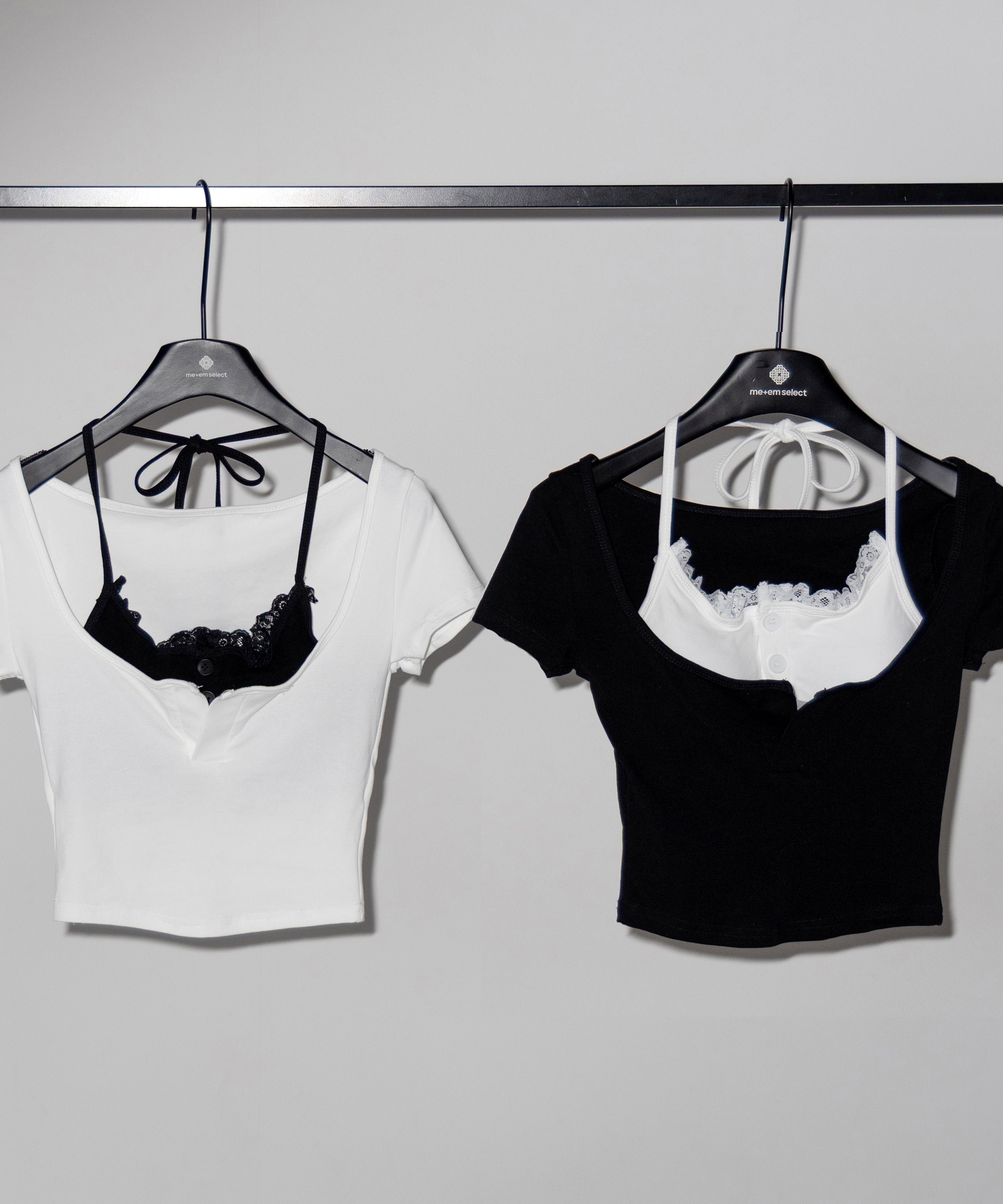レースレイヤードドッキングスクエアネックTシャツ / Lace layered docking square neck T-shirt