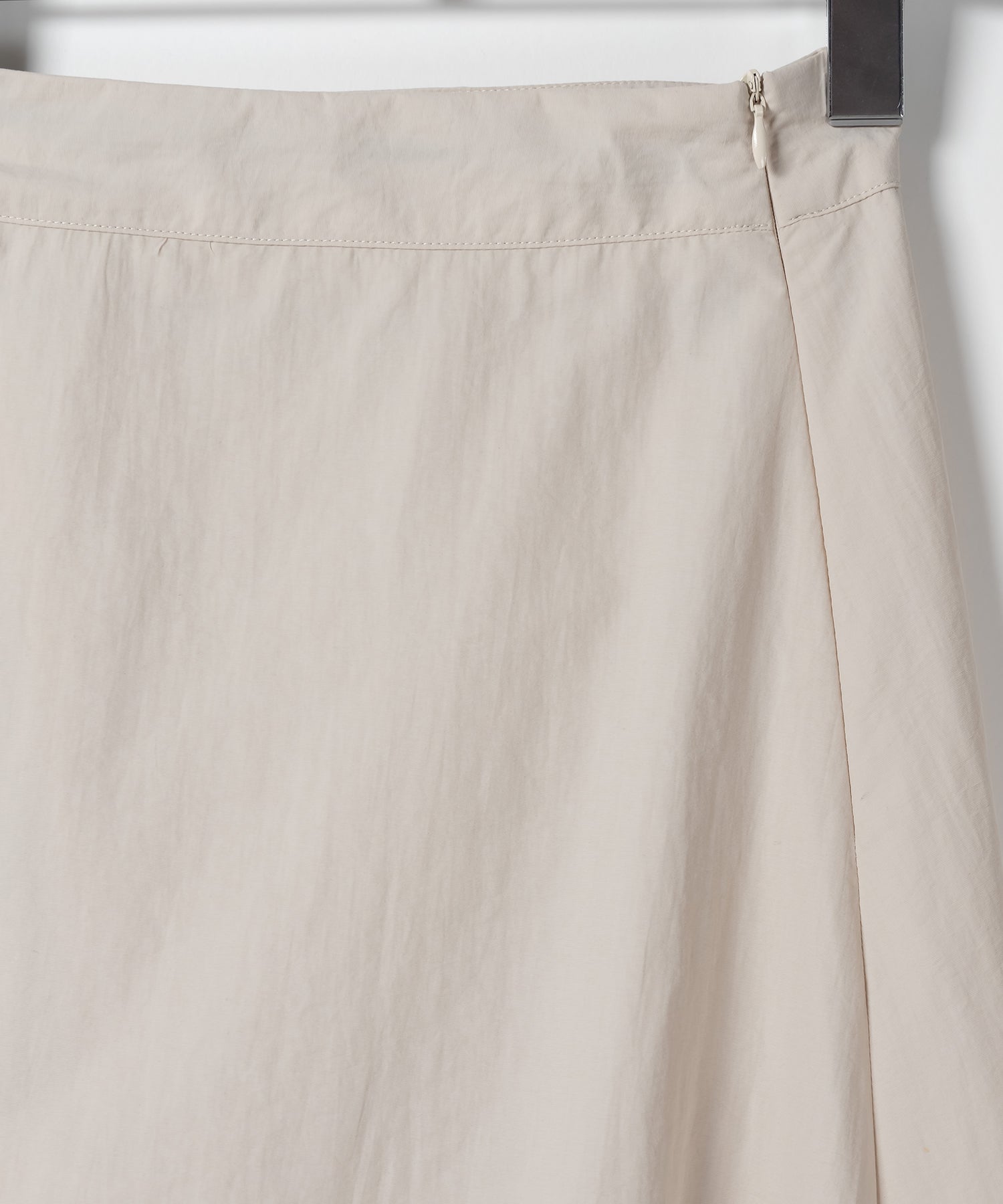 【 3color/3size 】ドローコードタックデザインナイロンロングスカート