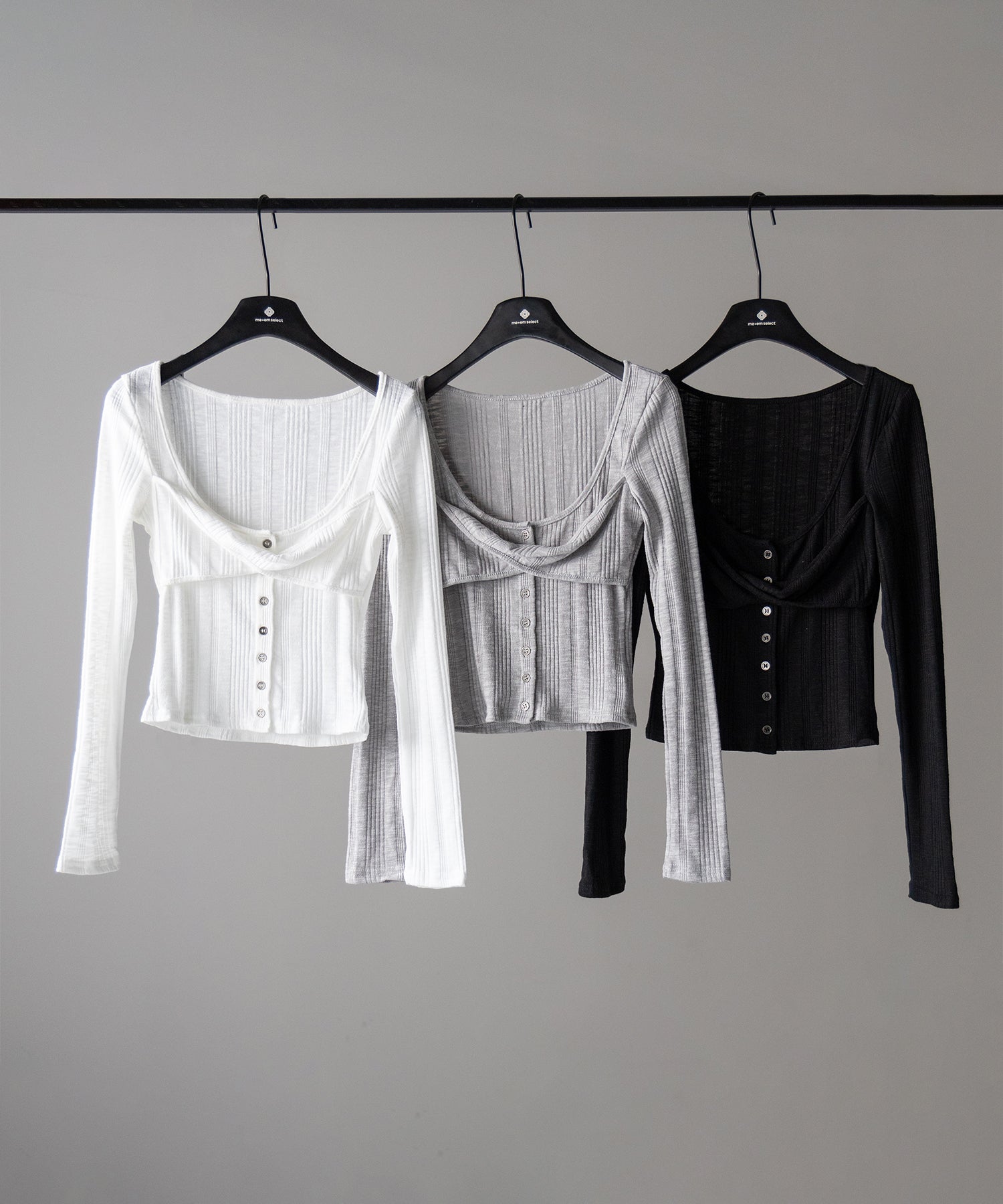 【 3color 】フロントボタンオープンネックリブカットソートップス / front button open neck ribbed cutsew tops