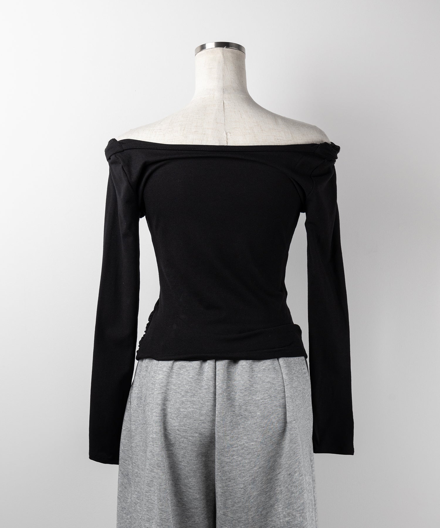 ウエストレースカットアウトオフショルトップス / waist lace cutout offshoulder tops