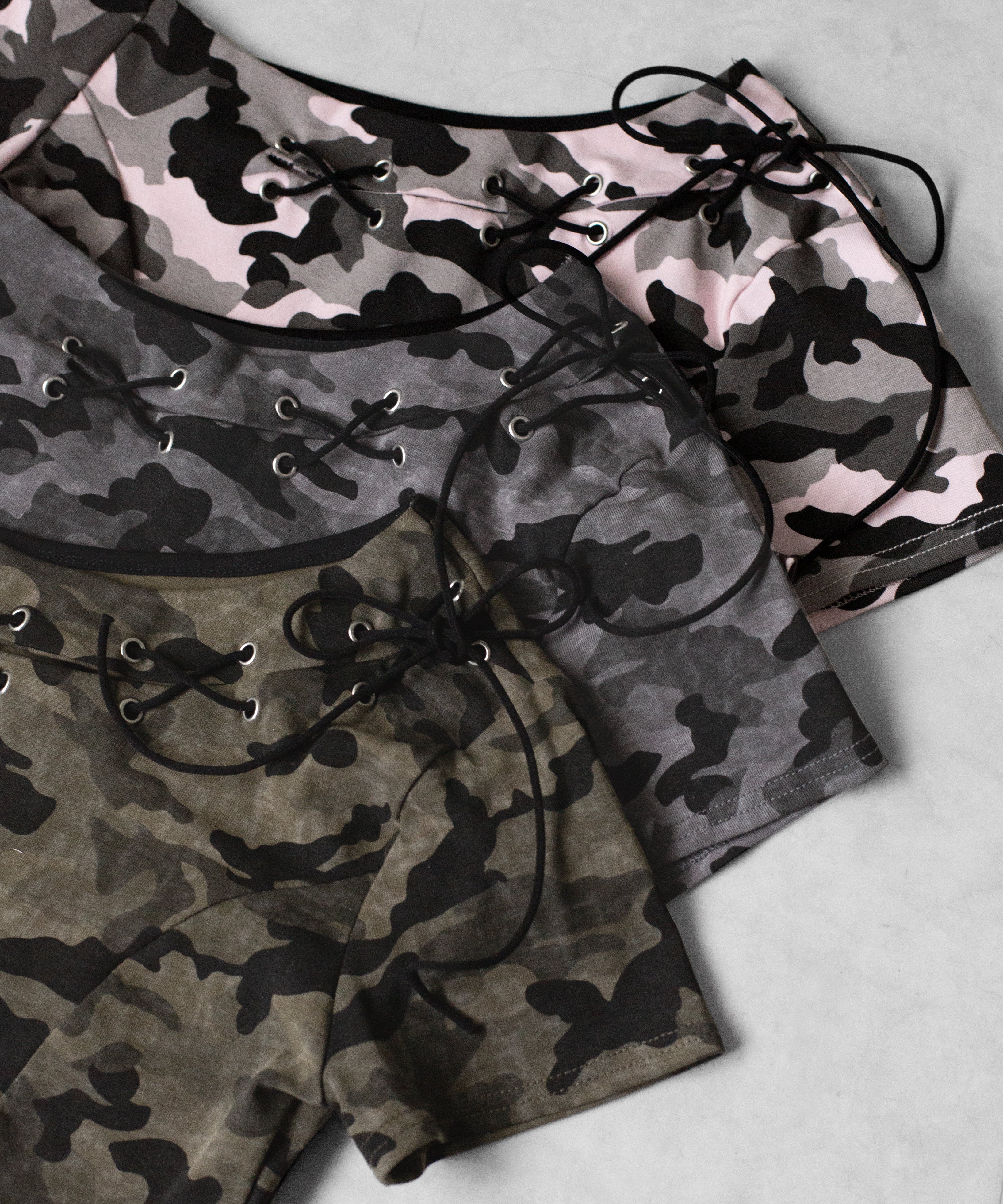 ヴィンテージカモフラカットアウトレースアップワンショルTシャツ / Vintage camouflage cutout laceup one shoulder T-shirt