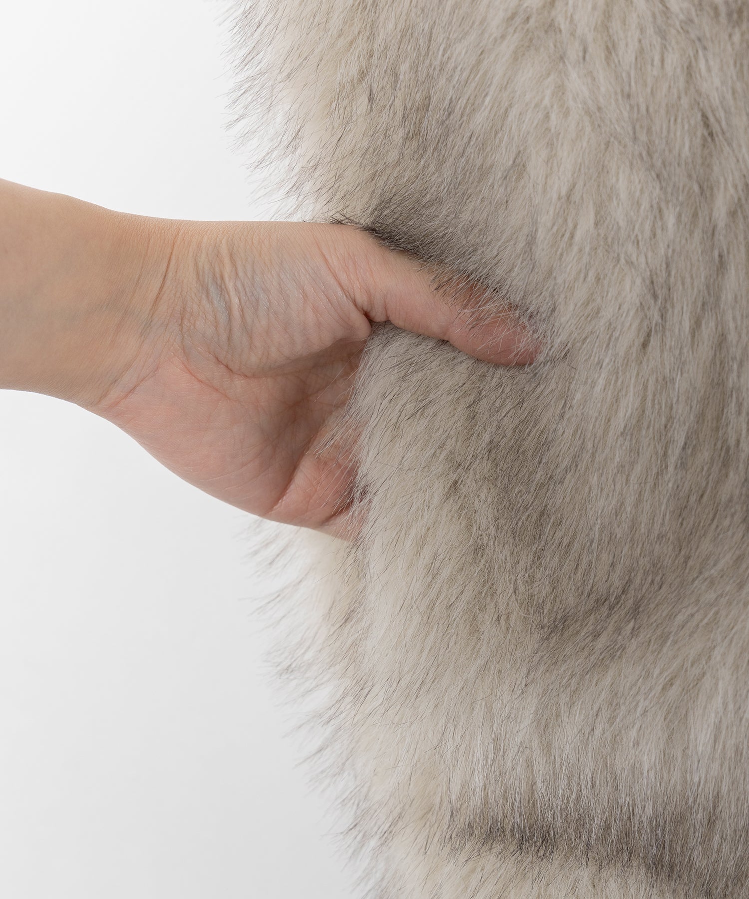 【 リバーシブル2WAY】ビッグフーディボリュームフェイクファーブルゾン / Reversible big hoodie volume fake fur blouson