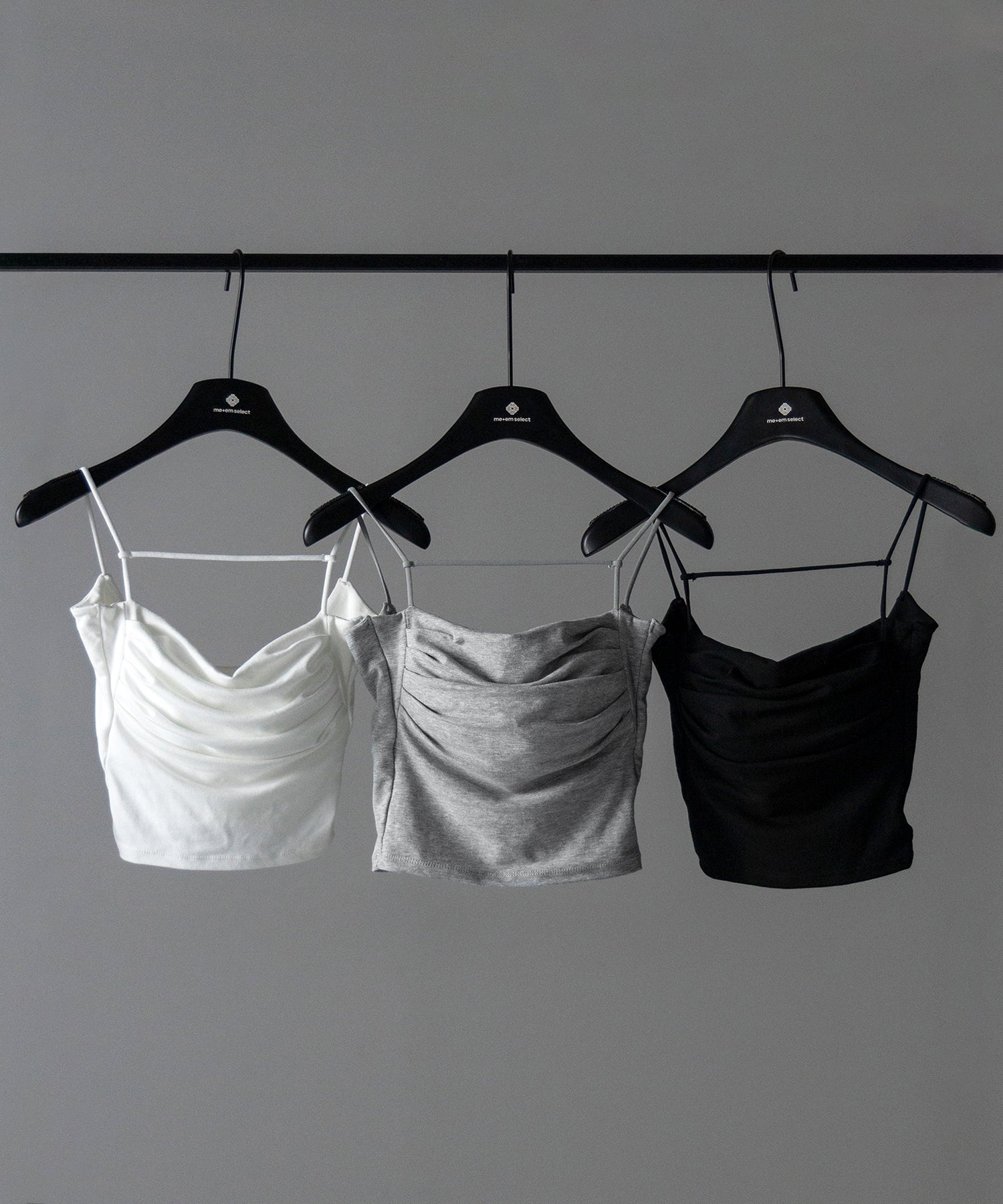 【 カップ付き/2WAY 】ラインストラップタックショートキャミソール / line strap tuck short camisole