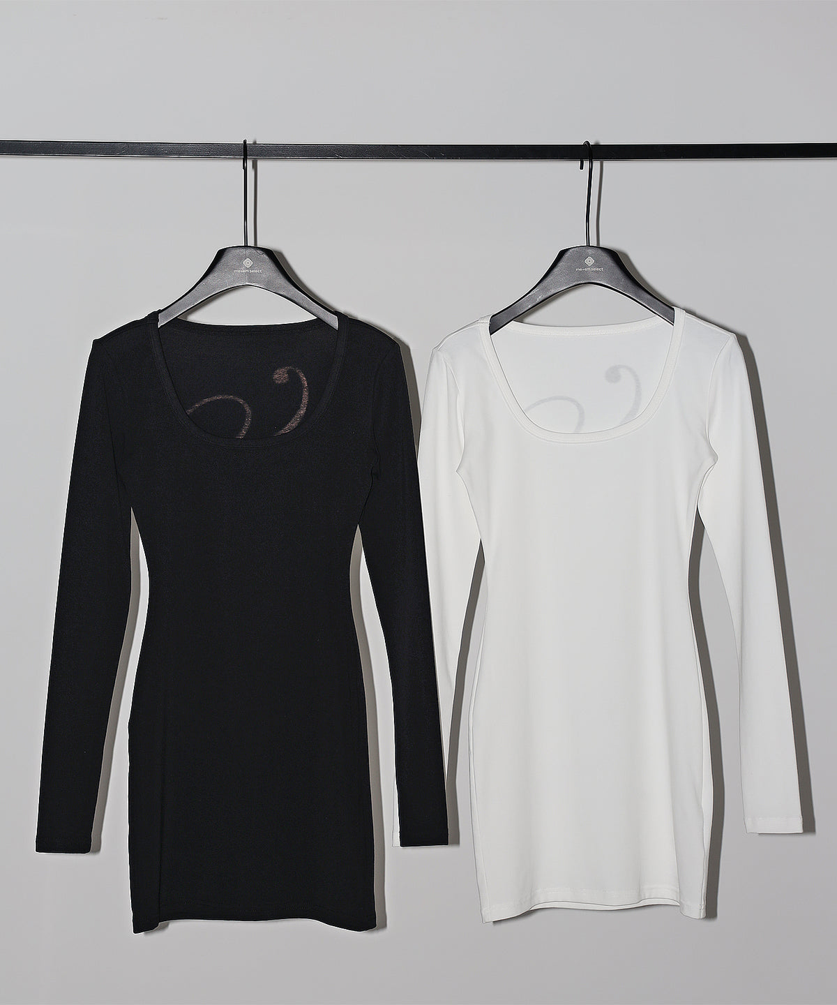 レタリングバックロゴスクエアタイトミニワンピース / lettering back logo square tight mini onepiece