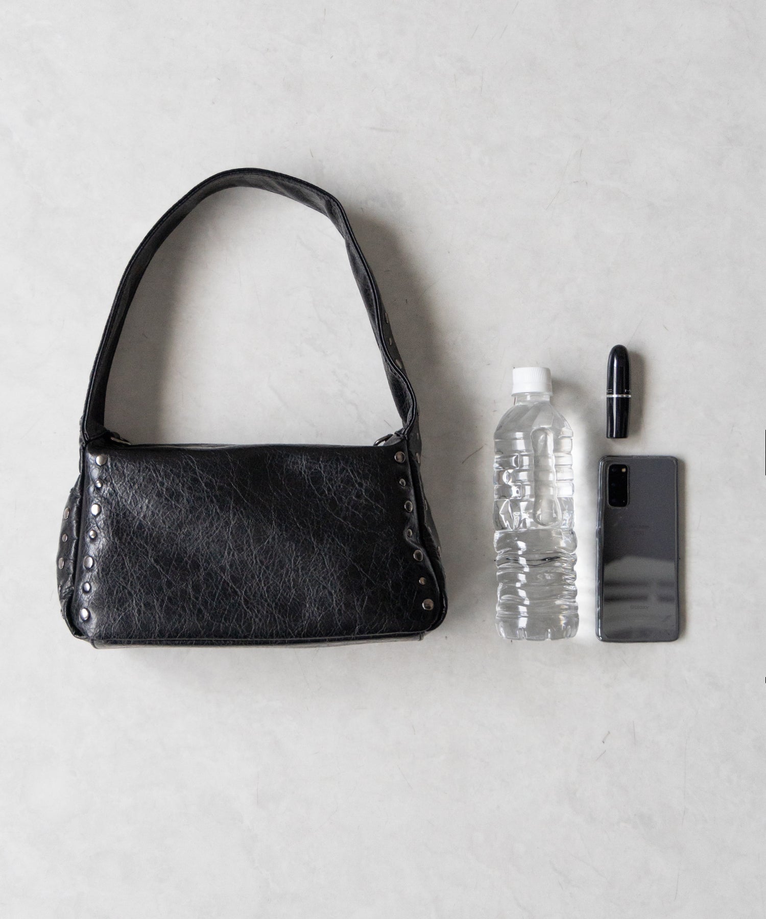 スタッズデザインスクエアショルダーバッグ / stud design square shoulder bag