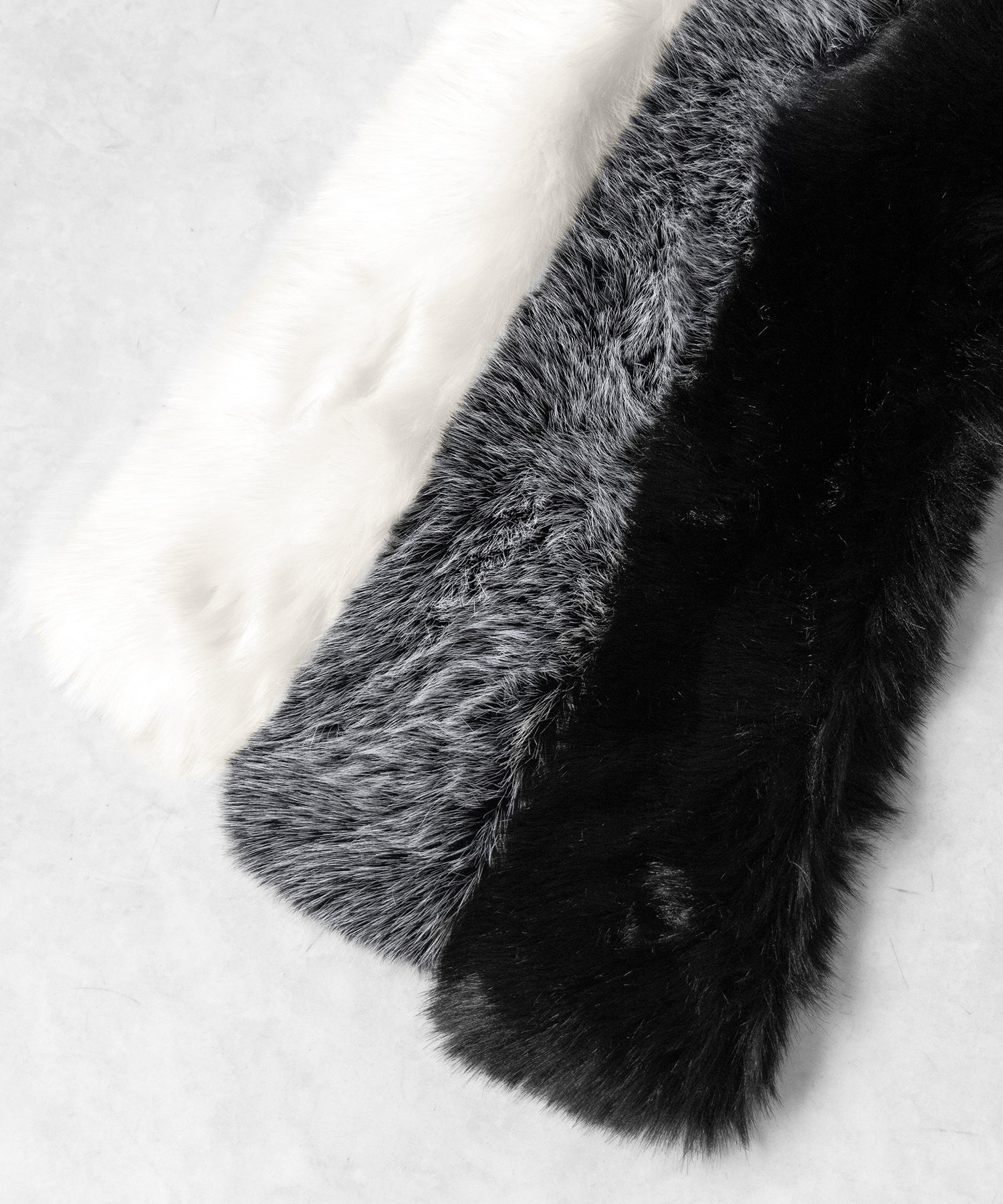 フェイクファーボリュームロングマフラー / fake fur volume long muffler